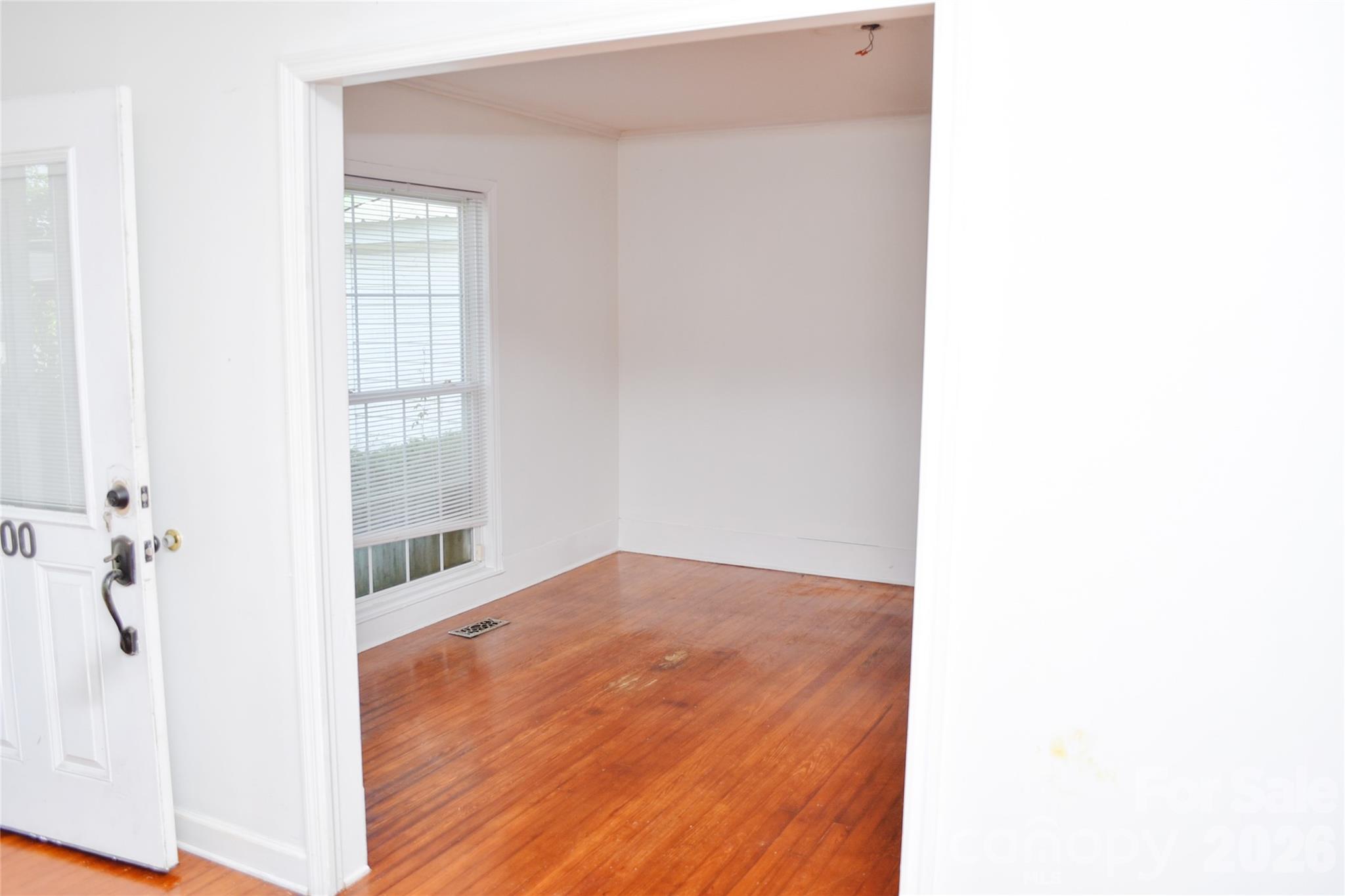 500 Godwin Avenue Property Photo 7