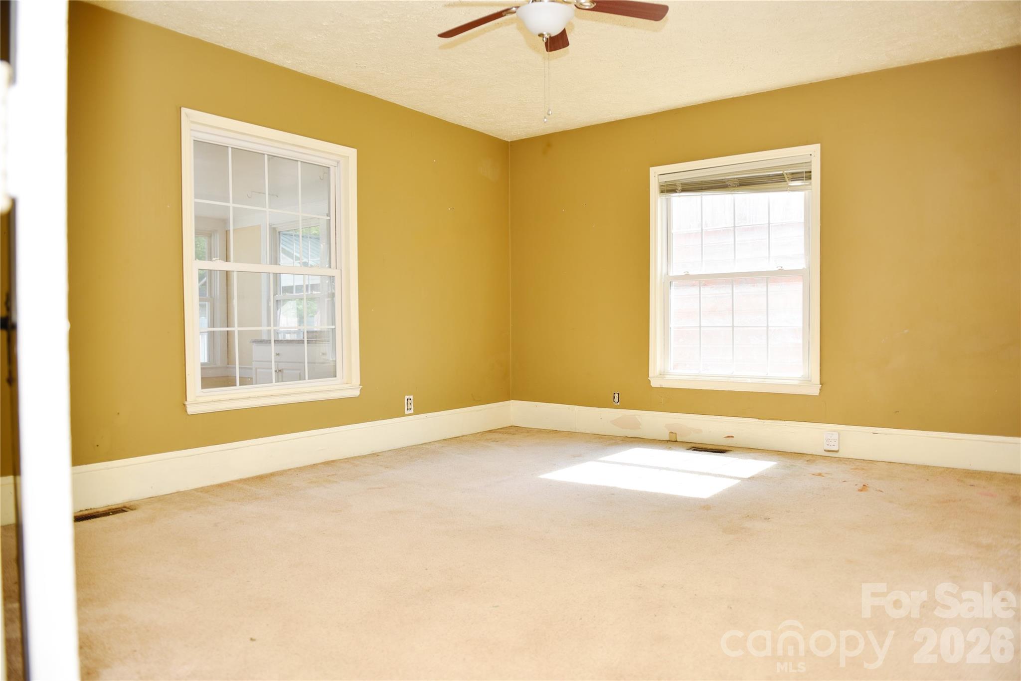 500 Godwin Avenue Property Photo 12