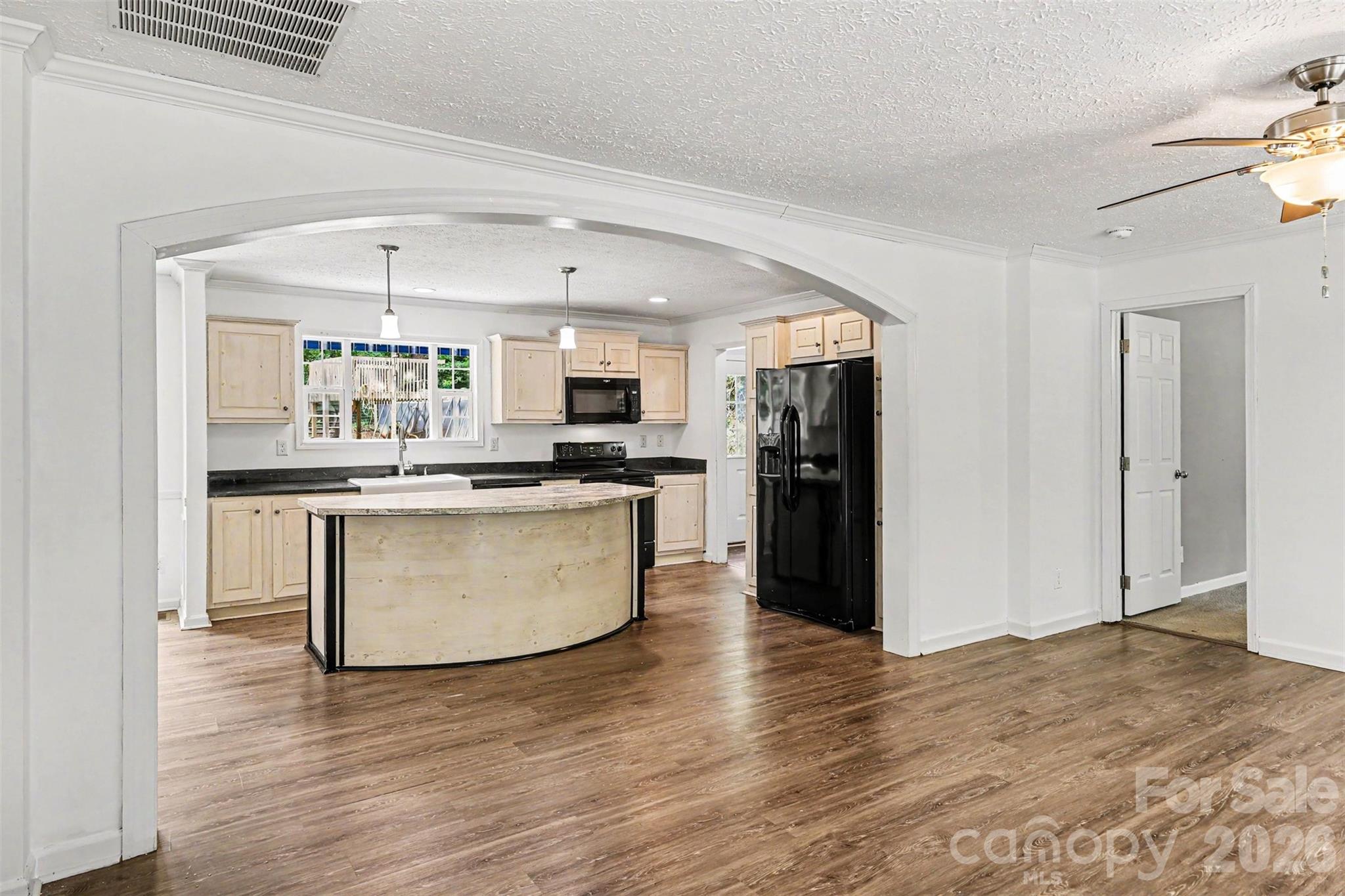 11913 Platon Avenue Property Photo 2