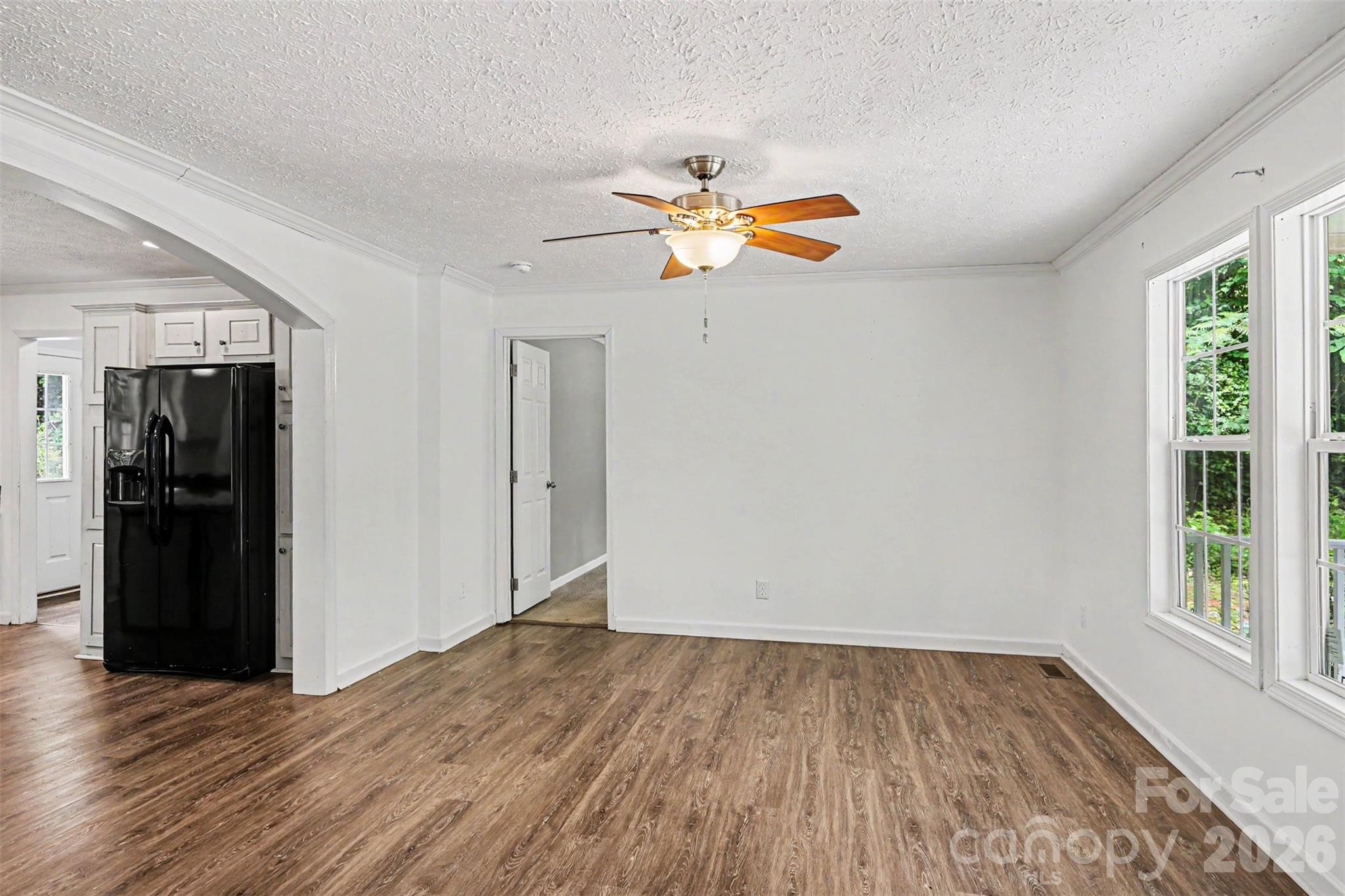 11913 Platon Avenue Property Photo 3