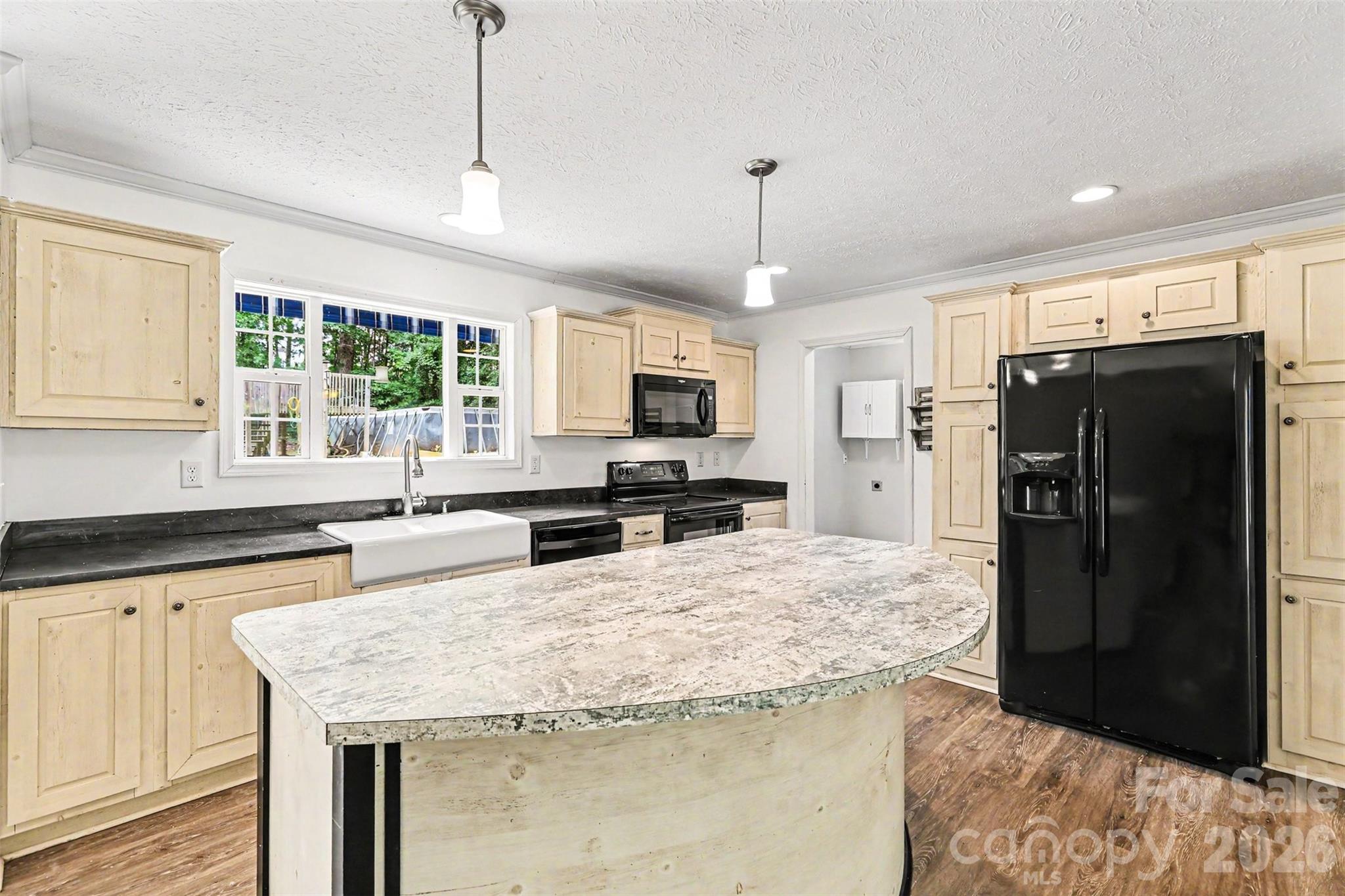 11913 Platon Avenue Property Photo 6