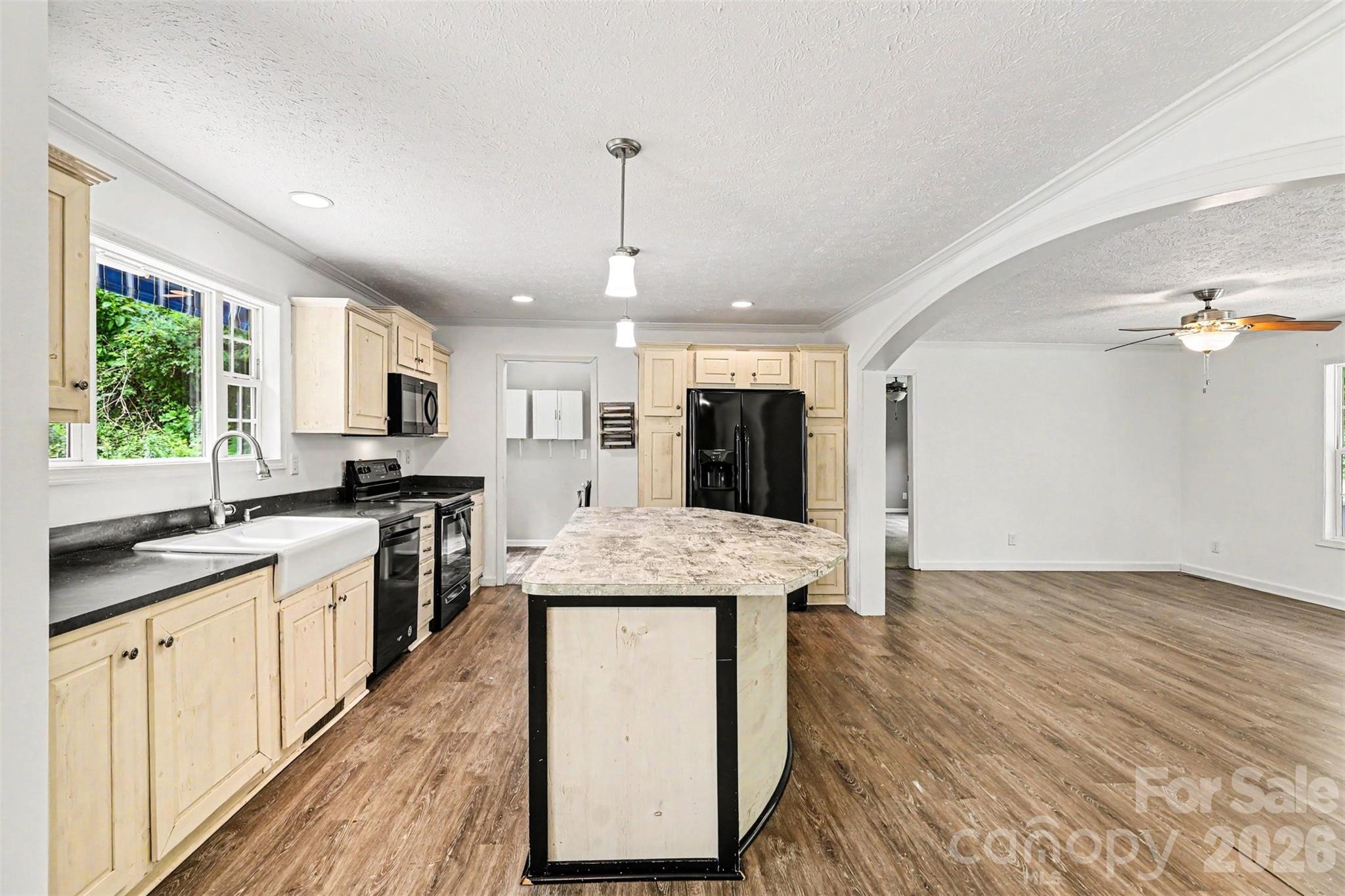 11913 Platon Avenue Property Photo 7