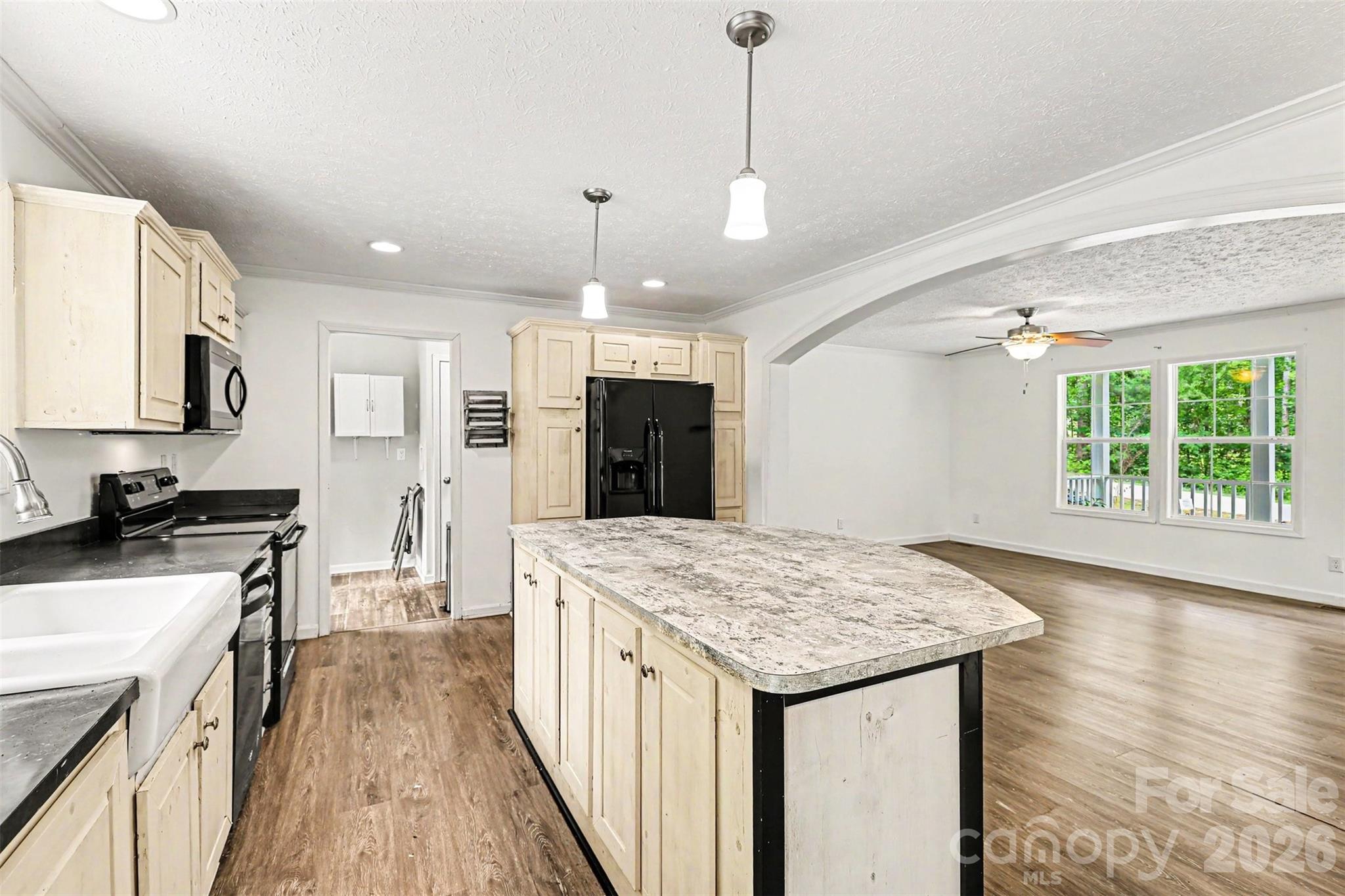11913 Platon Avenue Property Photo 8