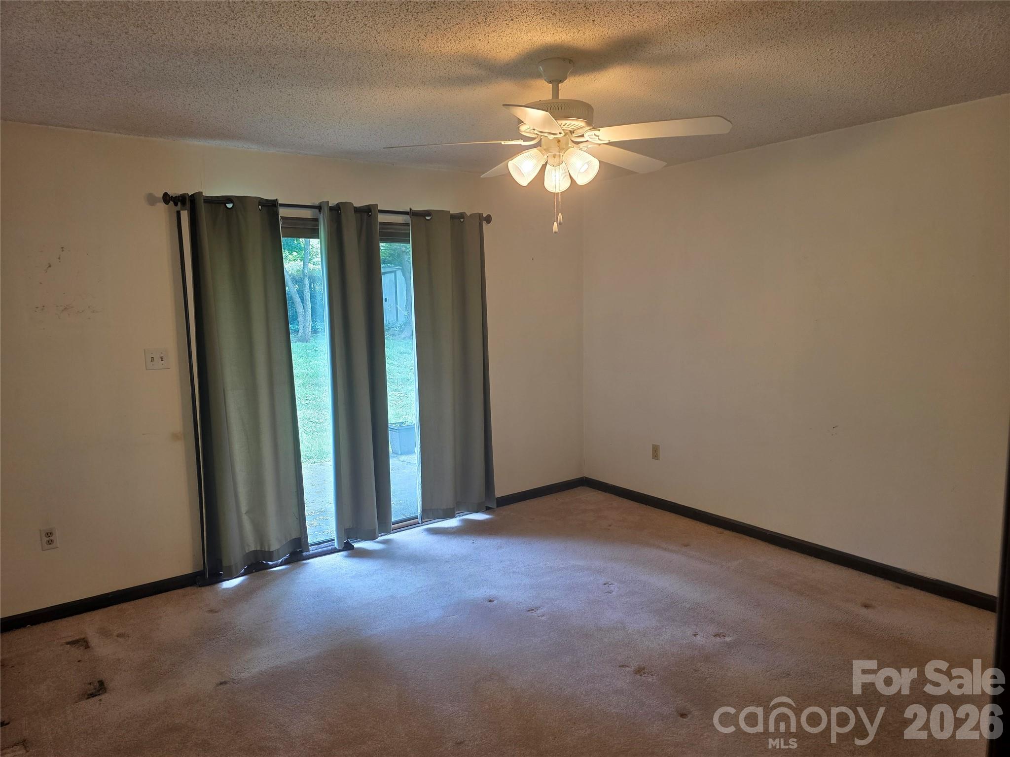 4028 Elizabeth Street Property Photo 4