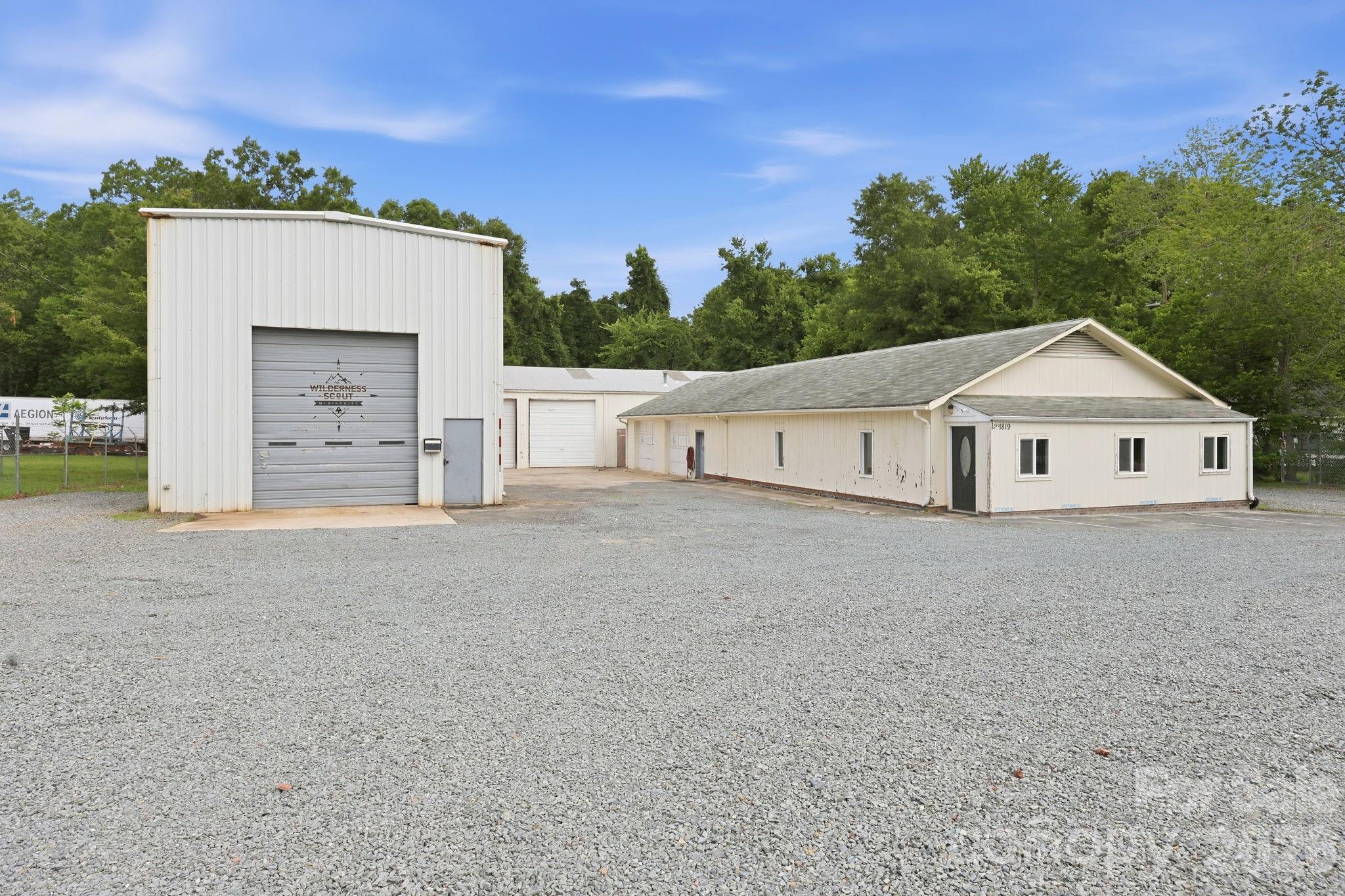 1819 John Moore Road Property Photo 12