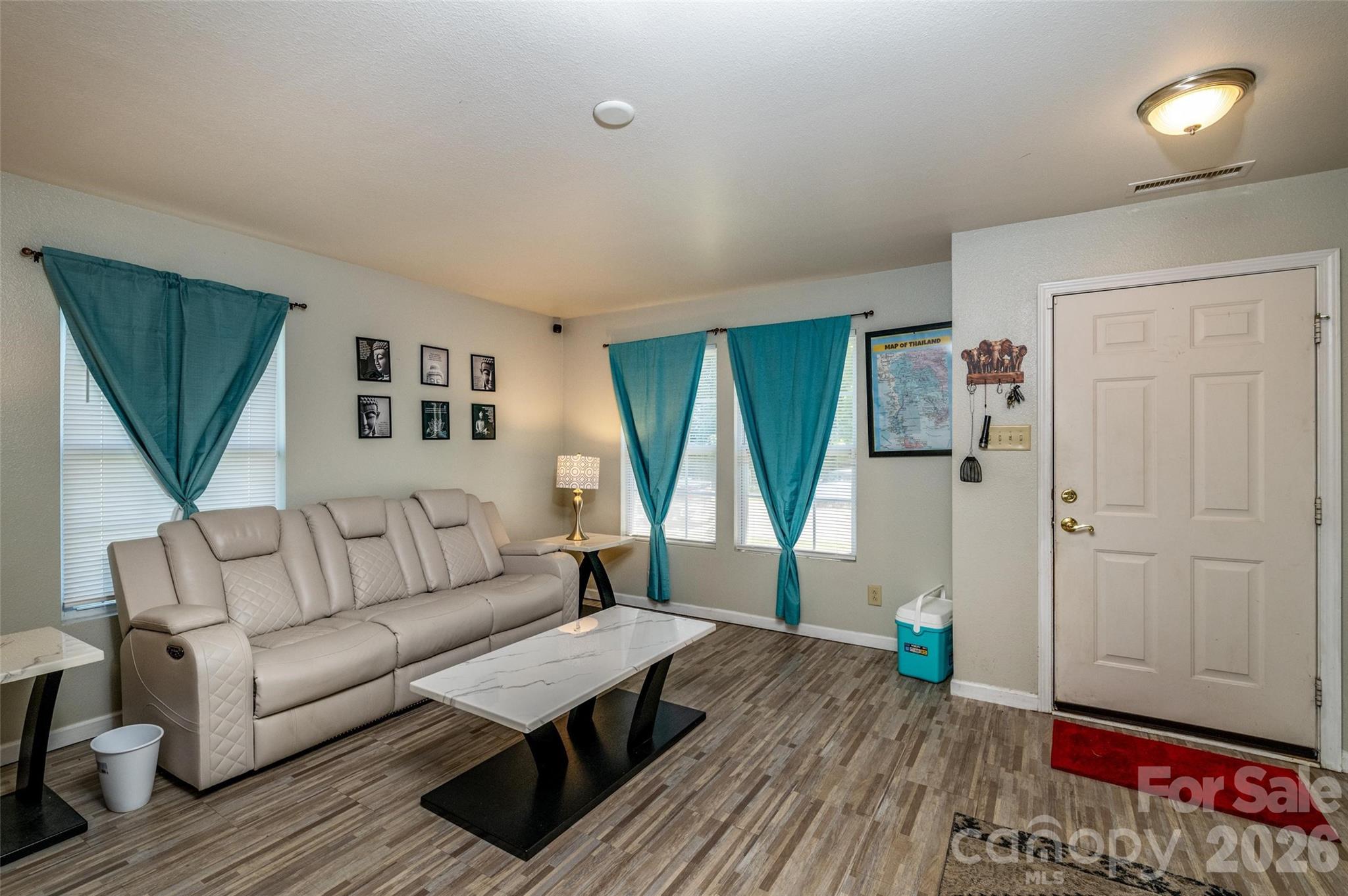 7343 Fox Point Drive Property Photo 3
