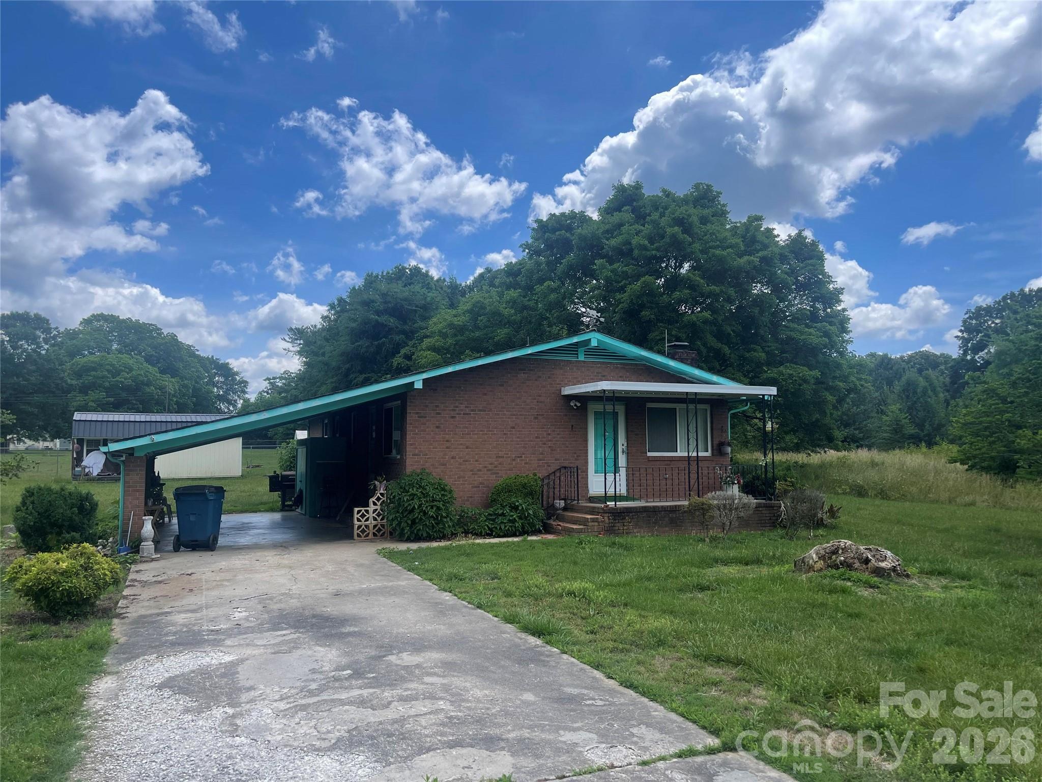 244 Tabor Drive Property Photo 1
