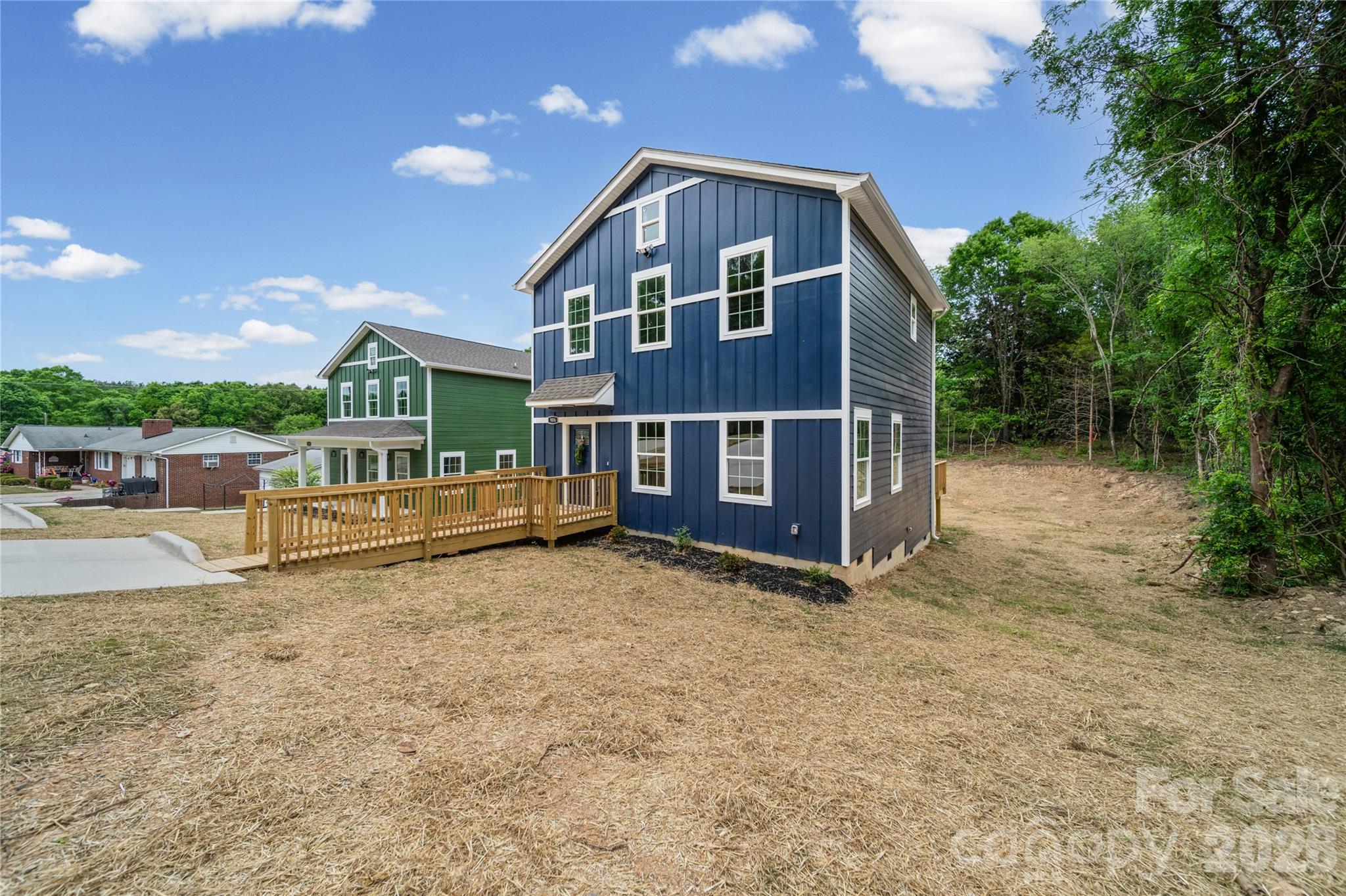 906 Dewey Street Property Photo 1