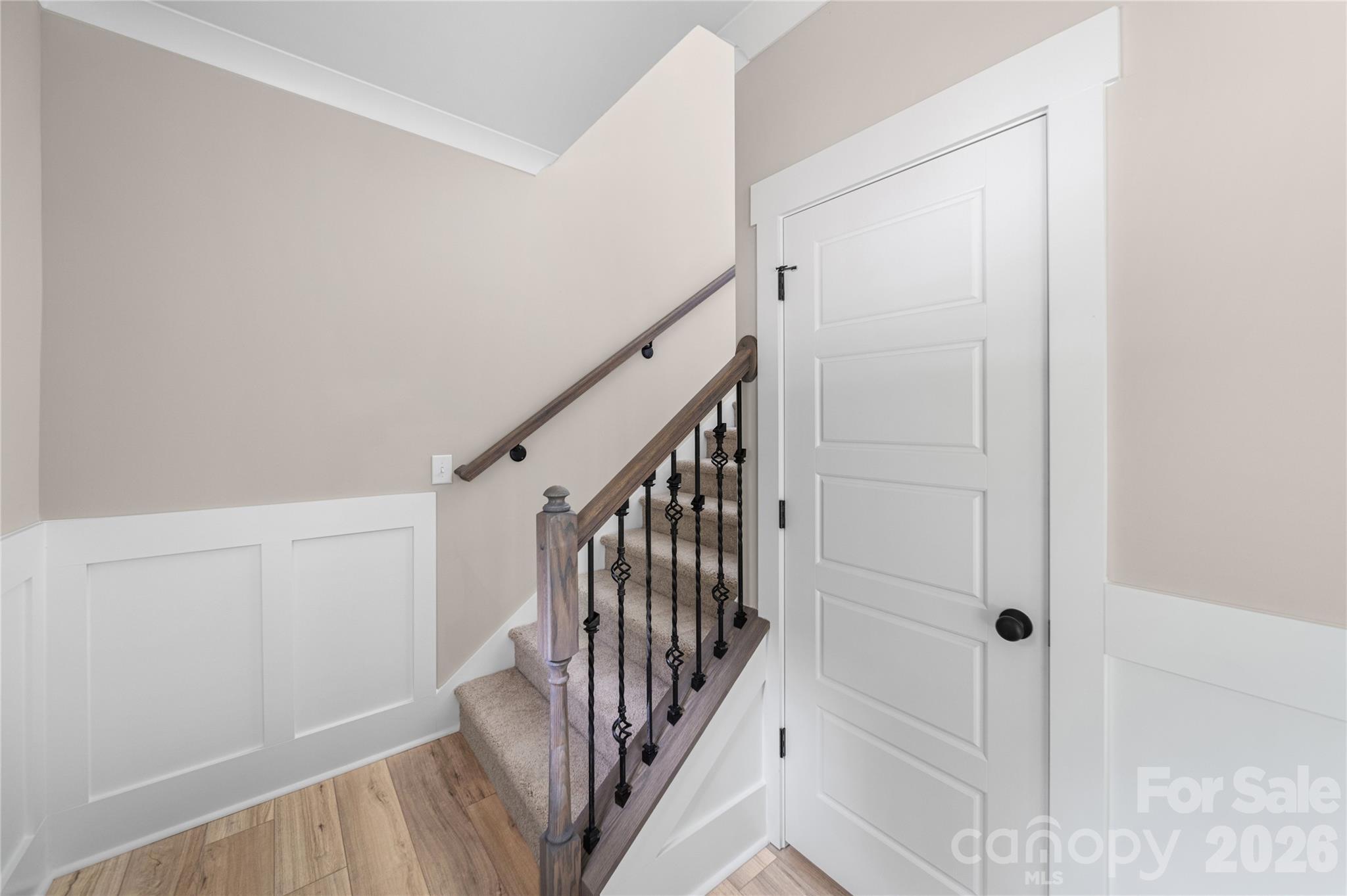 906 Dewey Street Property Photo 9