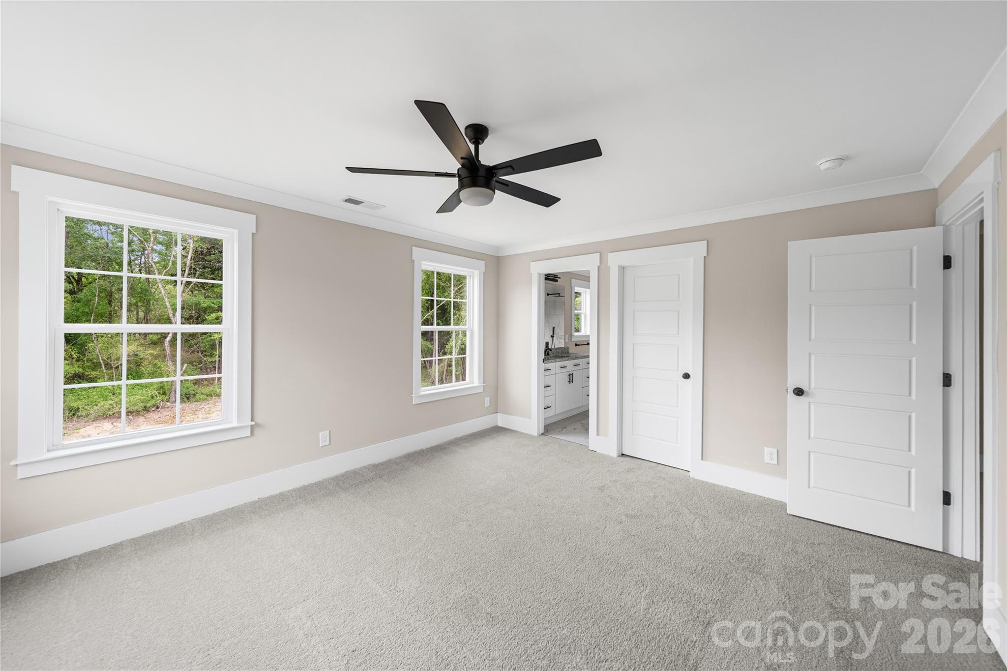 906 Dewey Street Property Photo 11