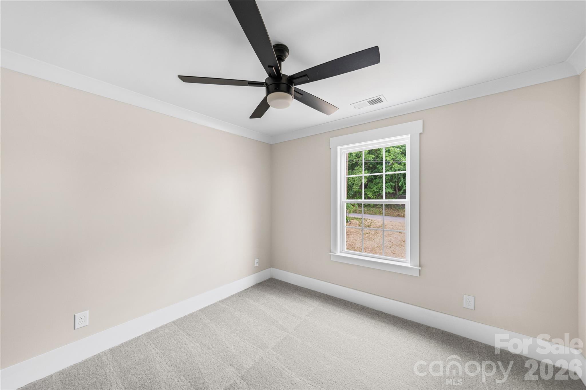 906 Dewey Street Property Photo 16