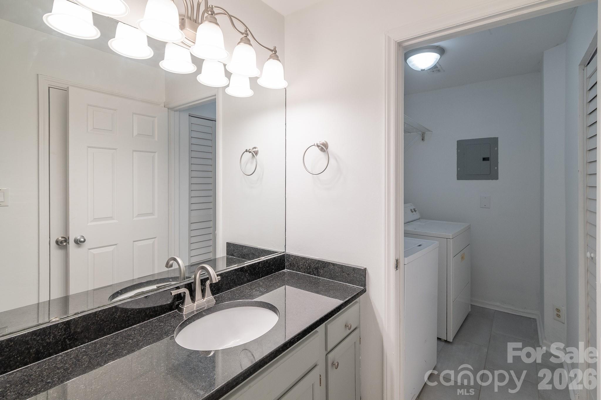 8216 Cedar Glen Drive Property Photo 14