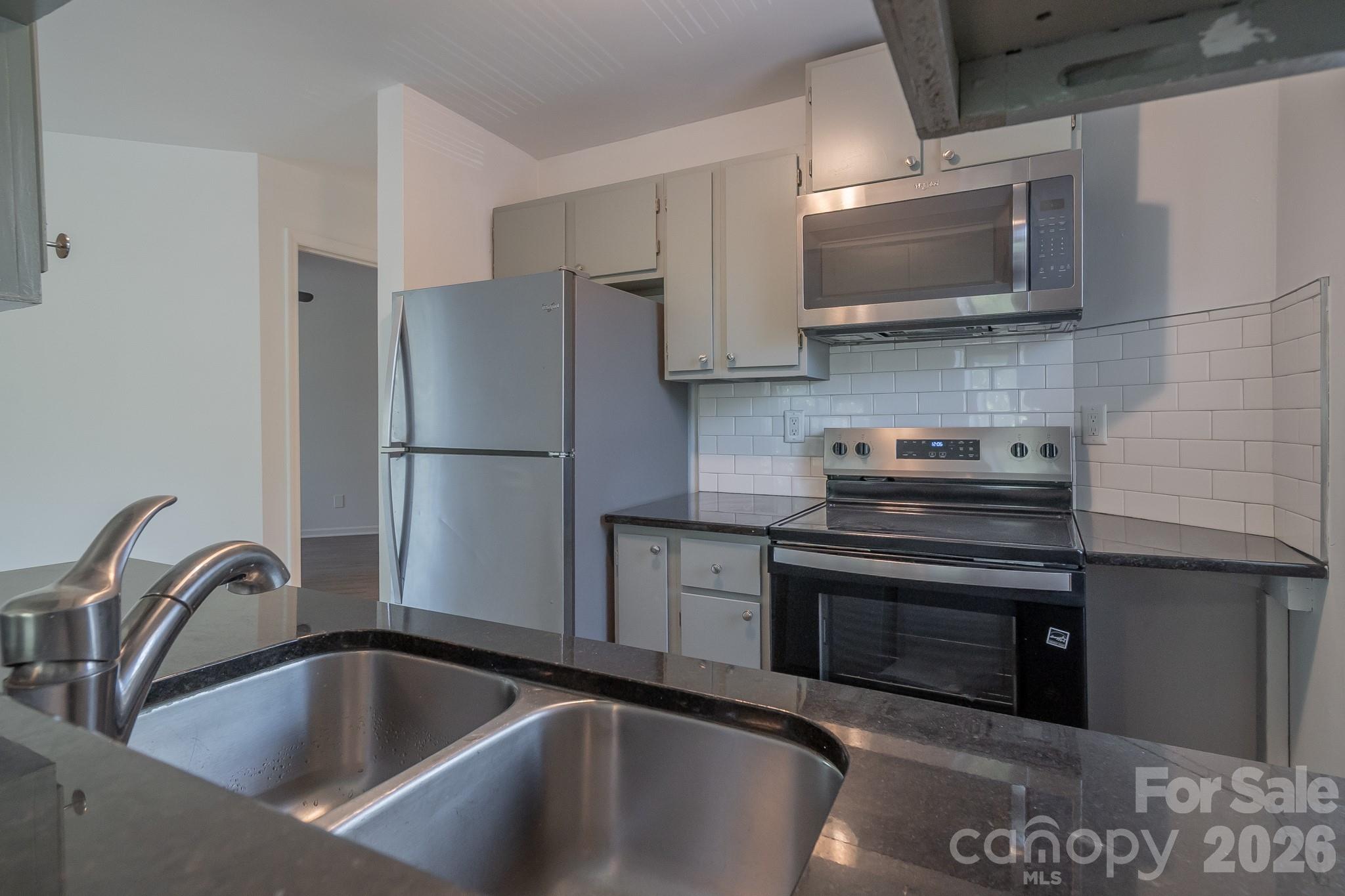 8216 Cedar Glen Drive Property Photo 23