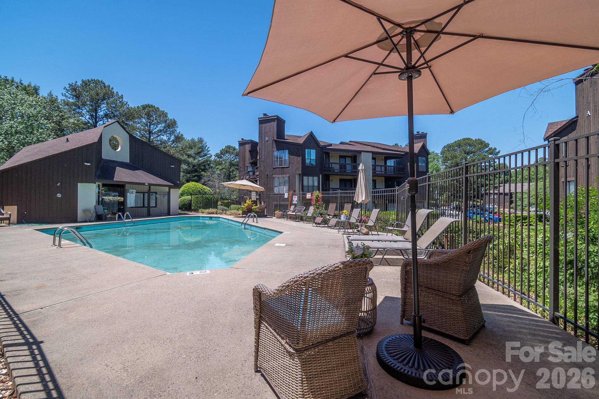 8216 Cedar Glen Drive Property Photo 28