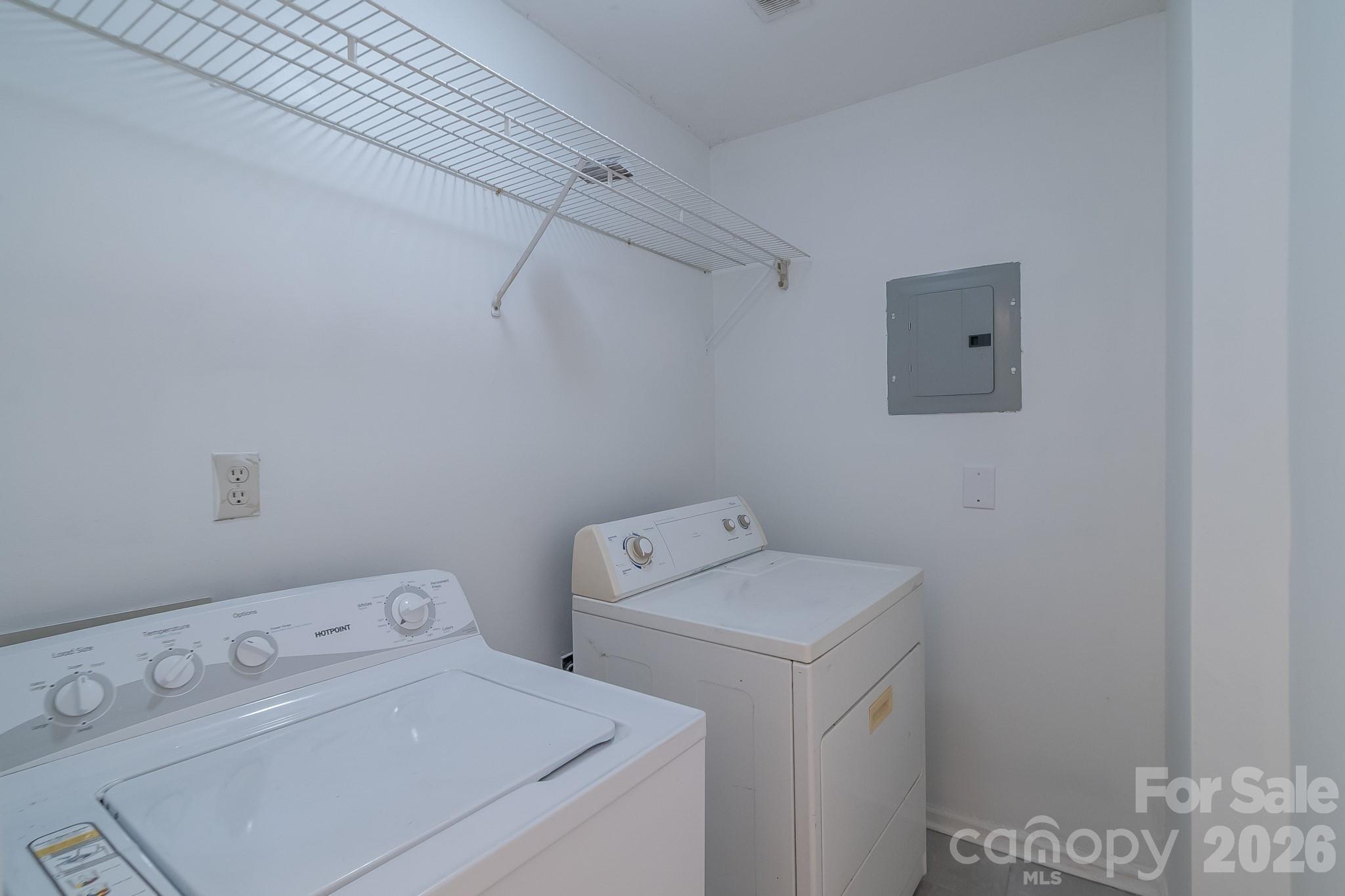8216 Cedar Glen Drive Property Photo 43