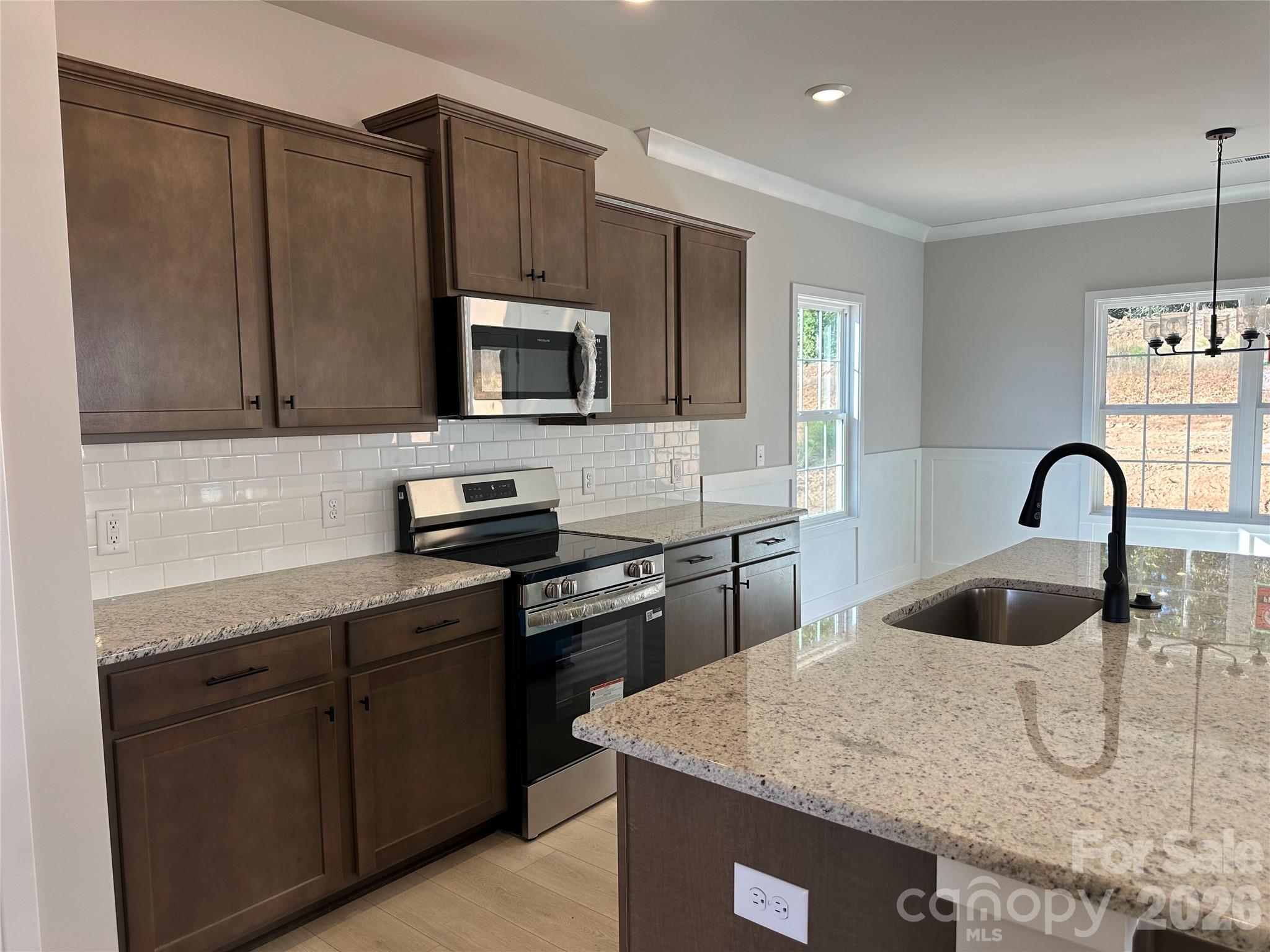 708 Inwood Hill Drive 12 Property Photo 4