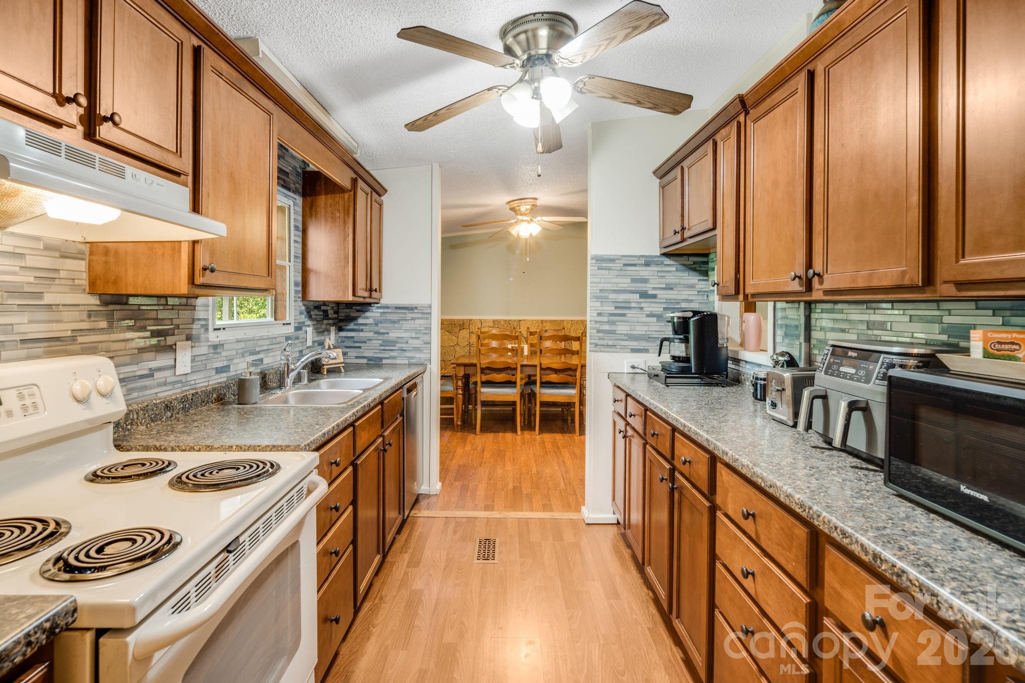234 White Clover Lane Property Photo 12