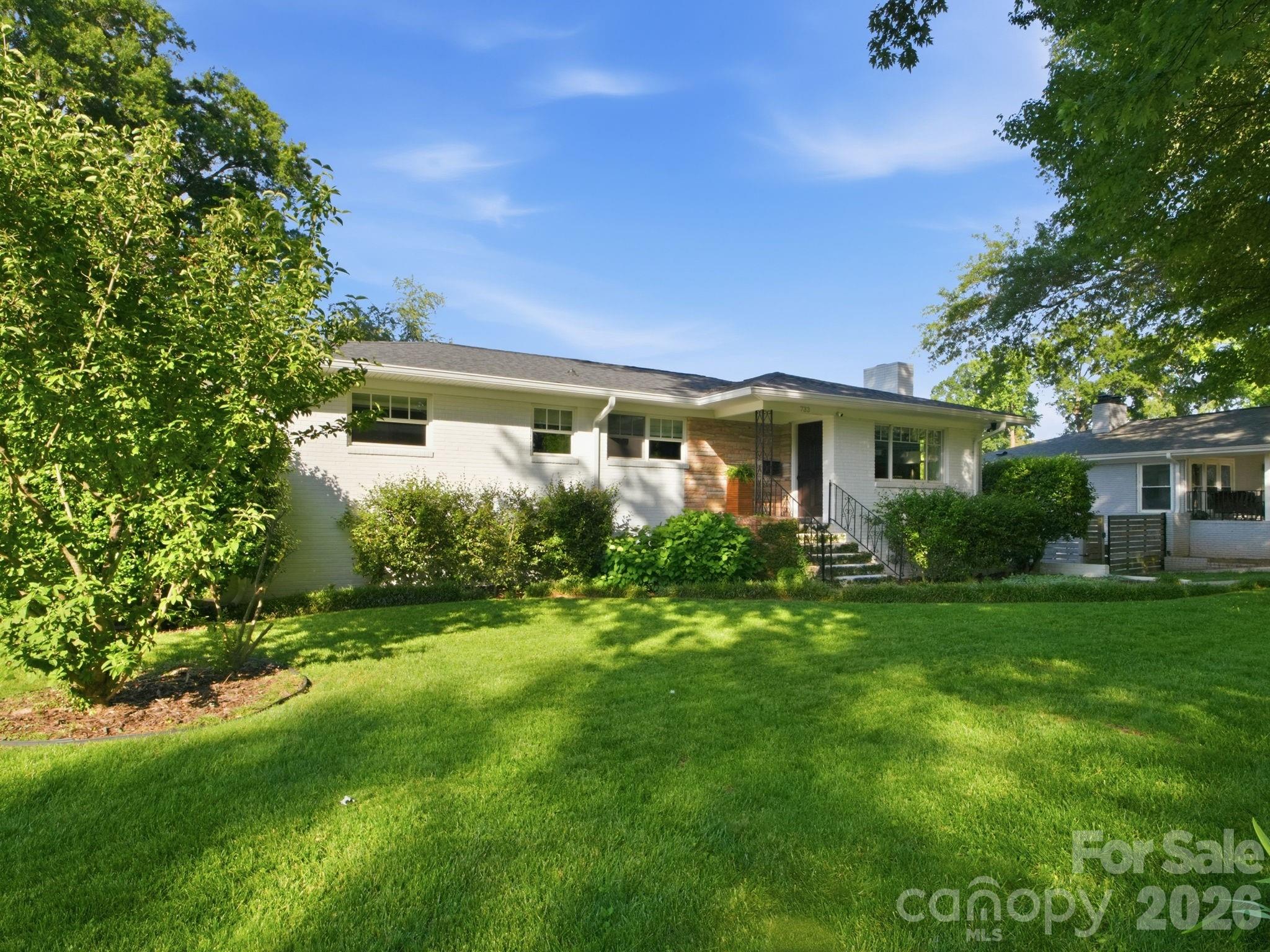 733 Stanfield Drive Property Photo 1