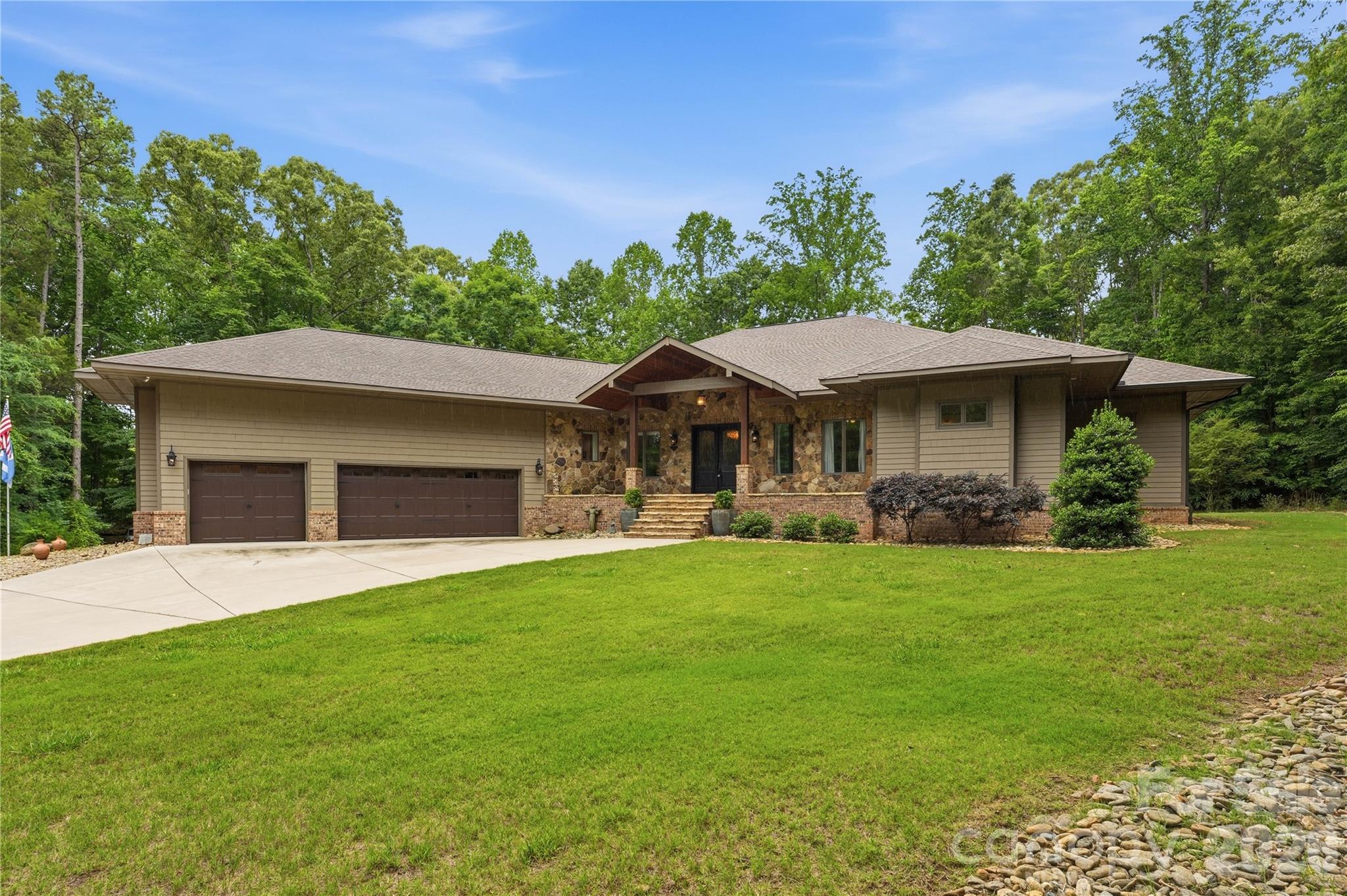 9860 Harvest Lane Property Photo 1