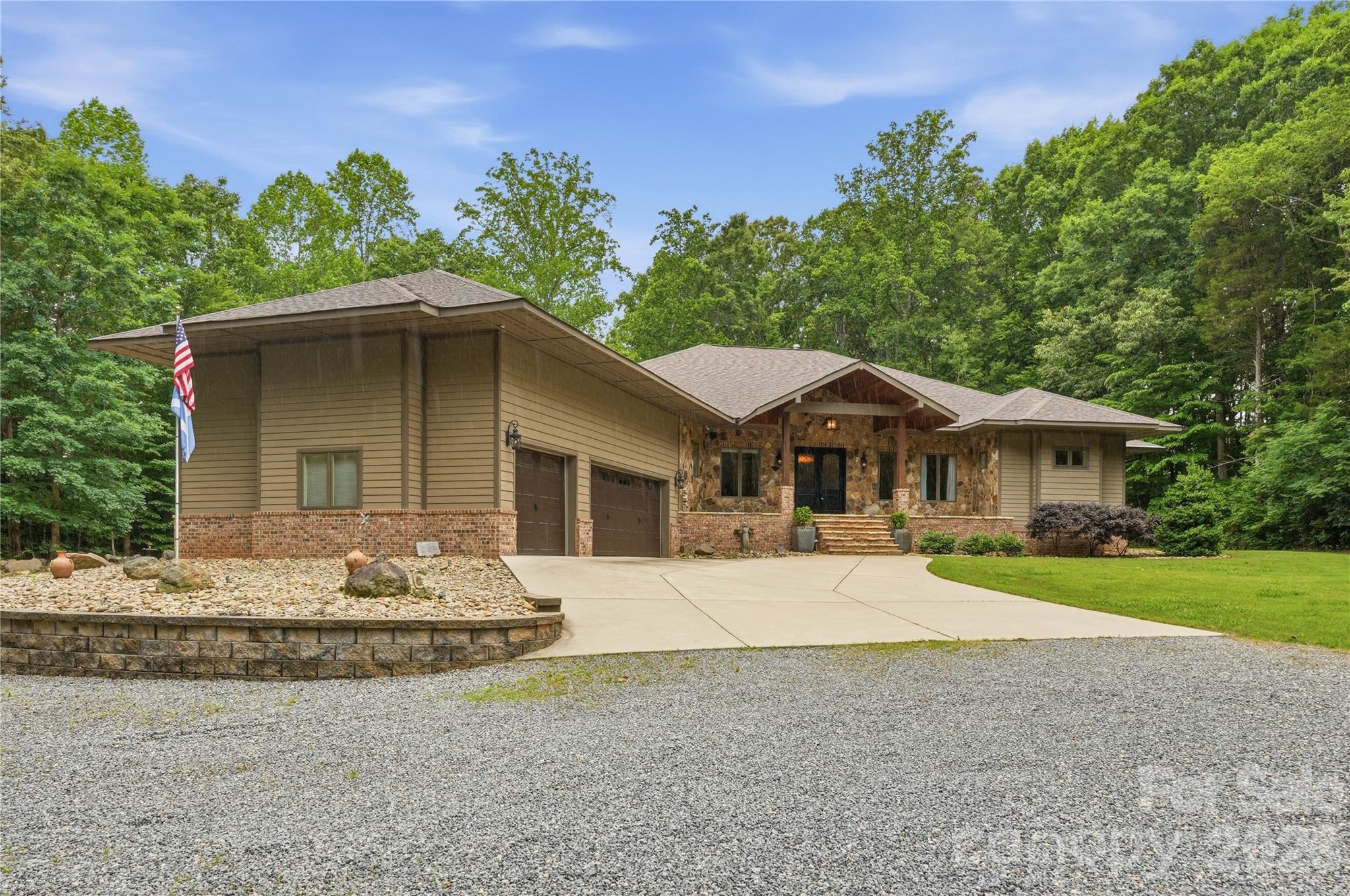 9860 Harvest Lane Property Photo 3
