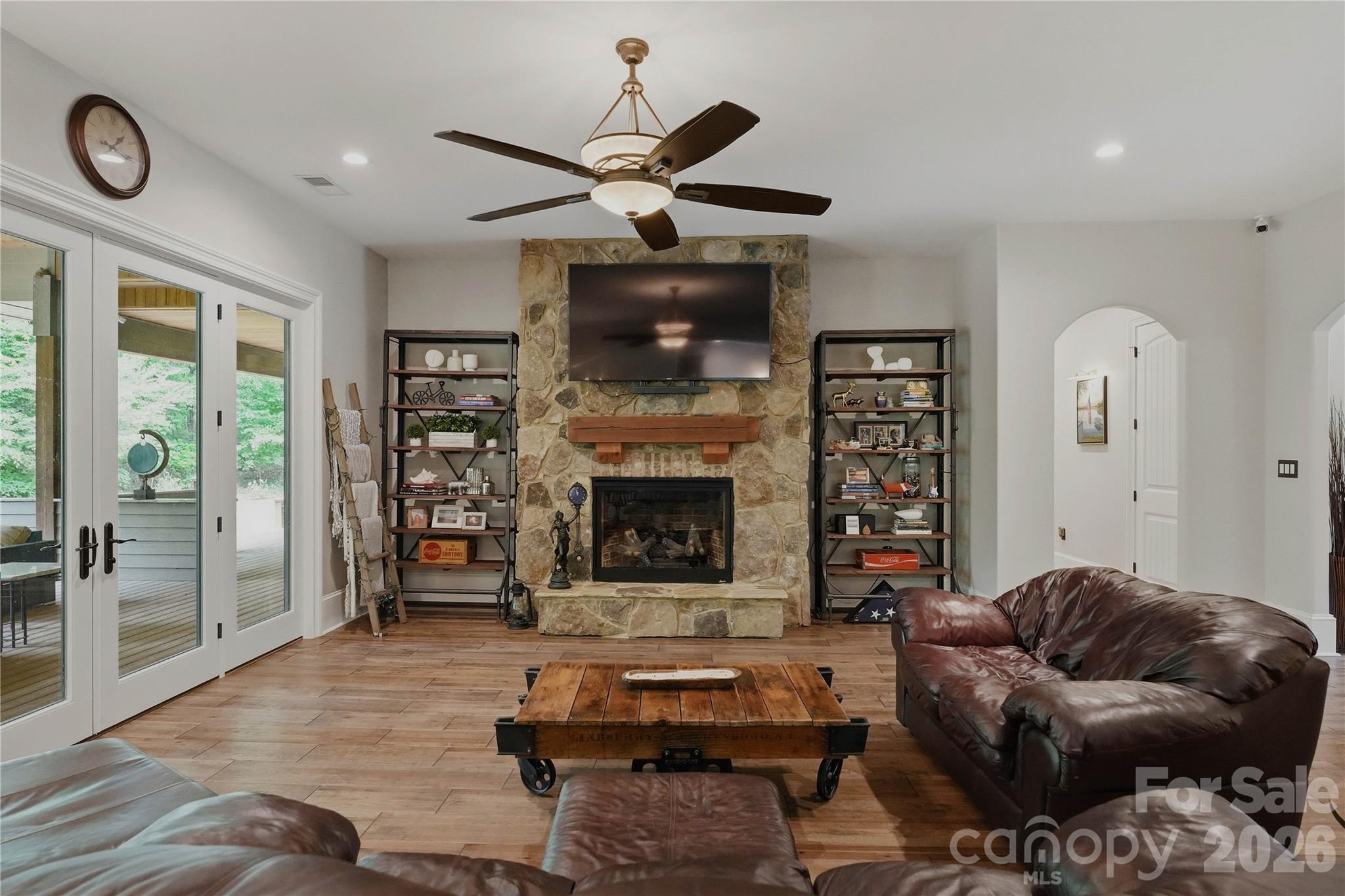 9860 Harvest Lane Property Photo 12