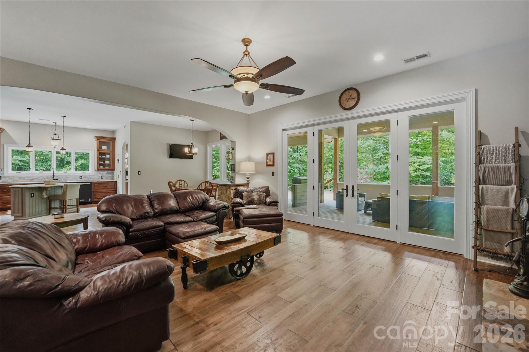 9860 Harvest Lane Property Photo 14