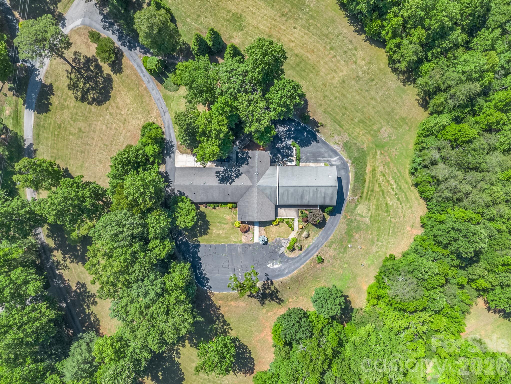 354 Woodland Drive Property Photo 2