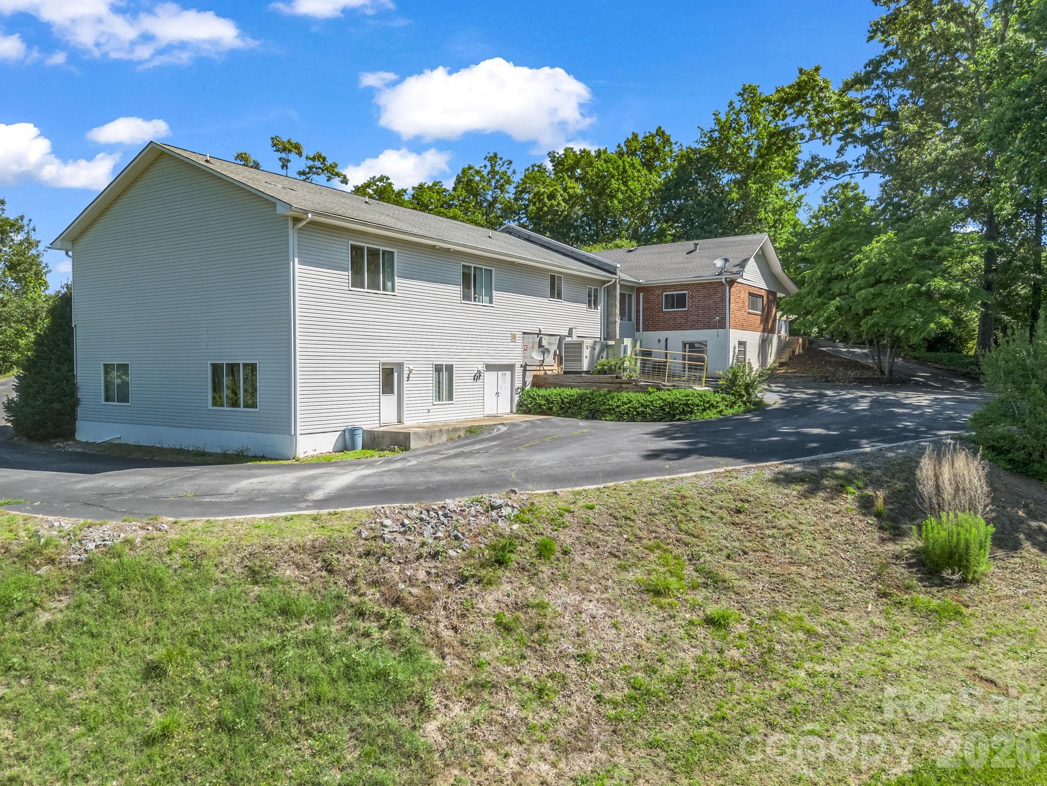 354 Woodland Drive Property Photo 6
