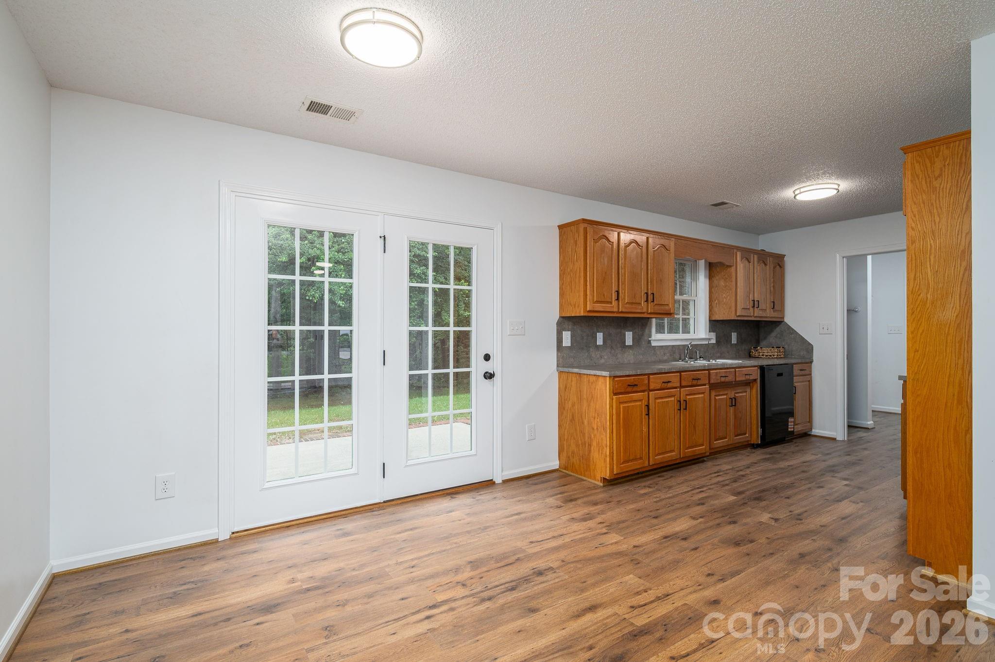304 Springhill Lane Property Photo 15