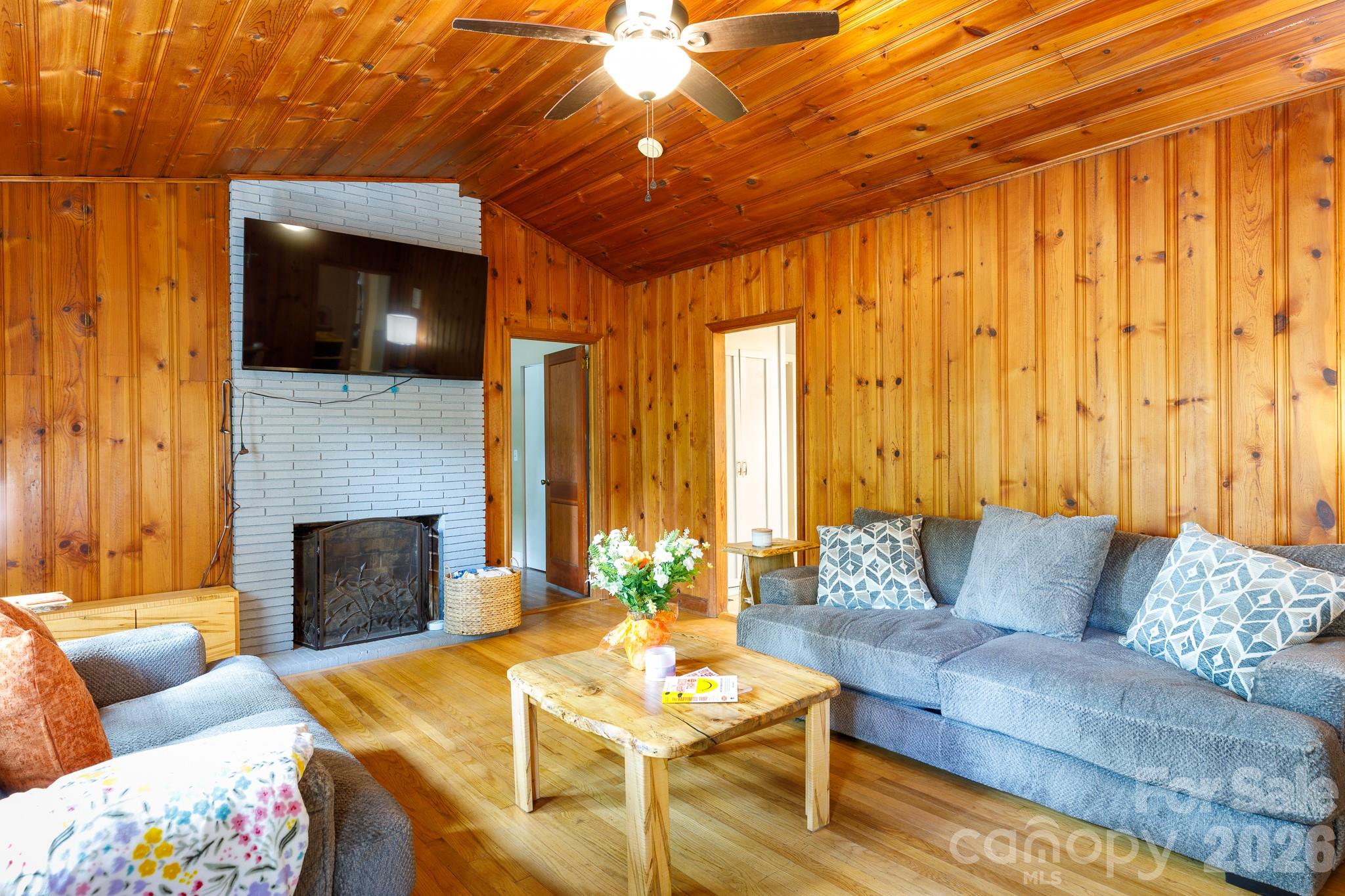 202 Woodlawn Drive Property Photo 4