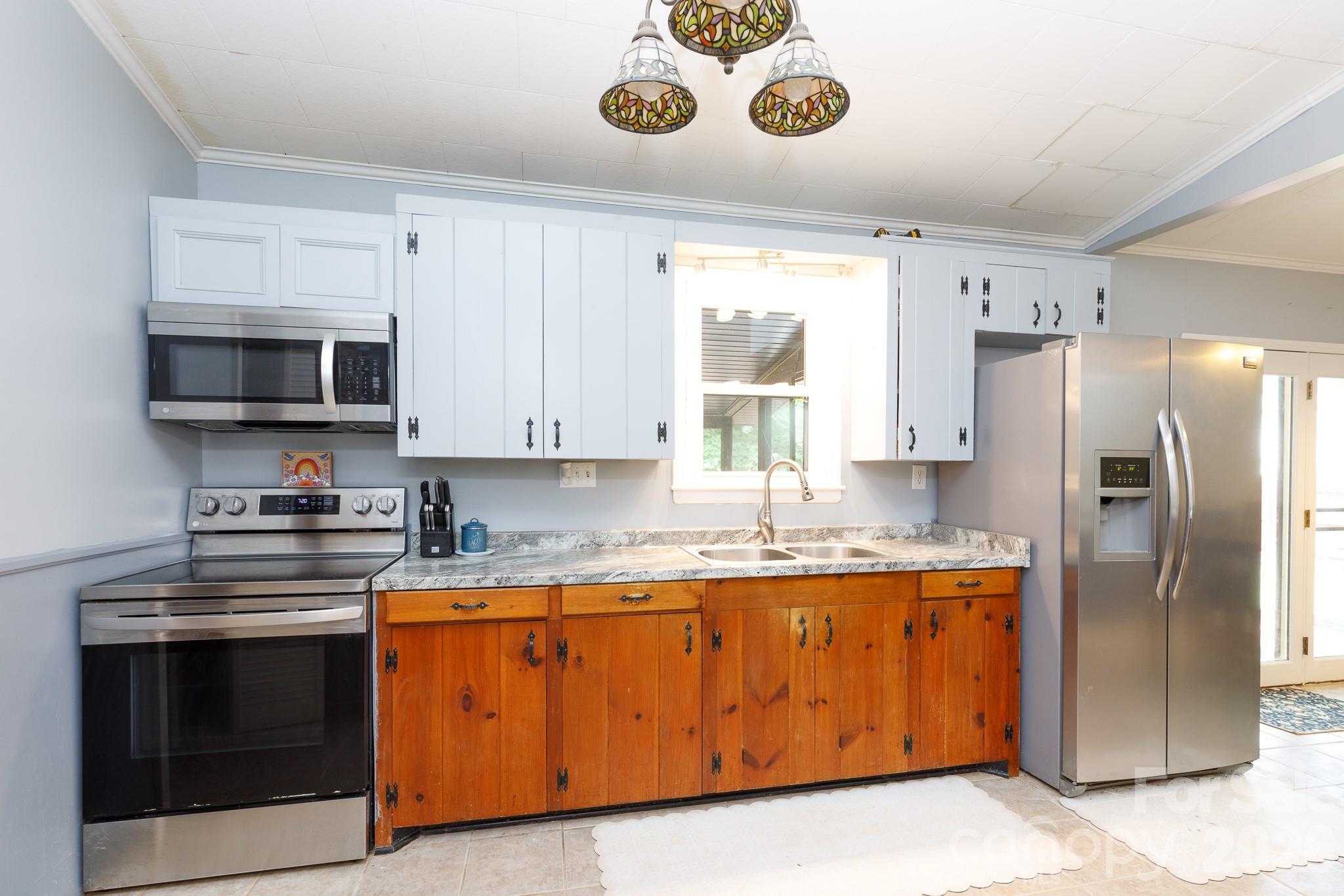 202 Woodlawn Drive Property Photo 8