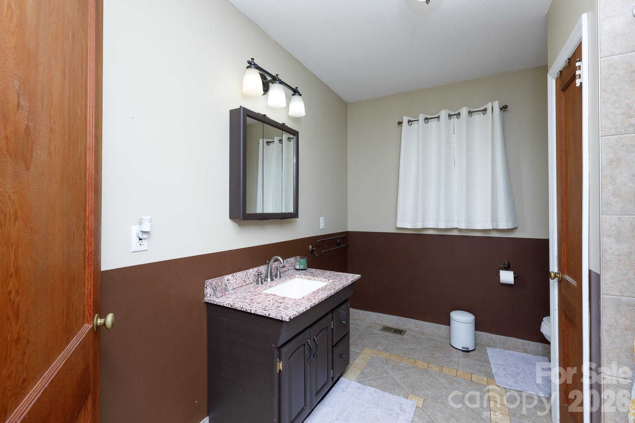 202 Woodlawn Drive Property Photo 16
