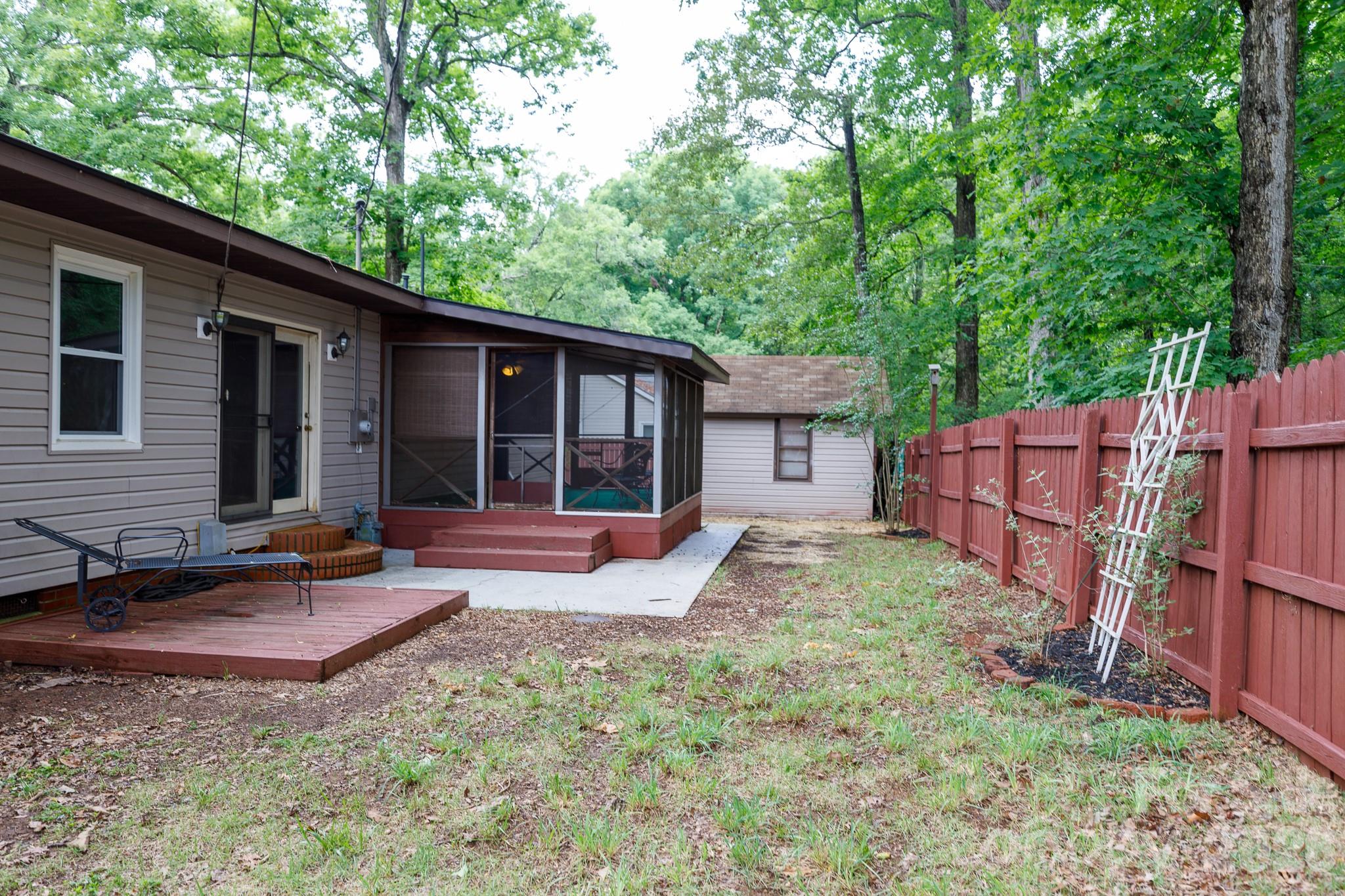 202 Woodlawn Drive Property Photo 29