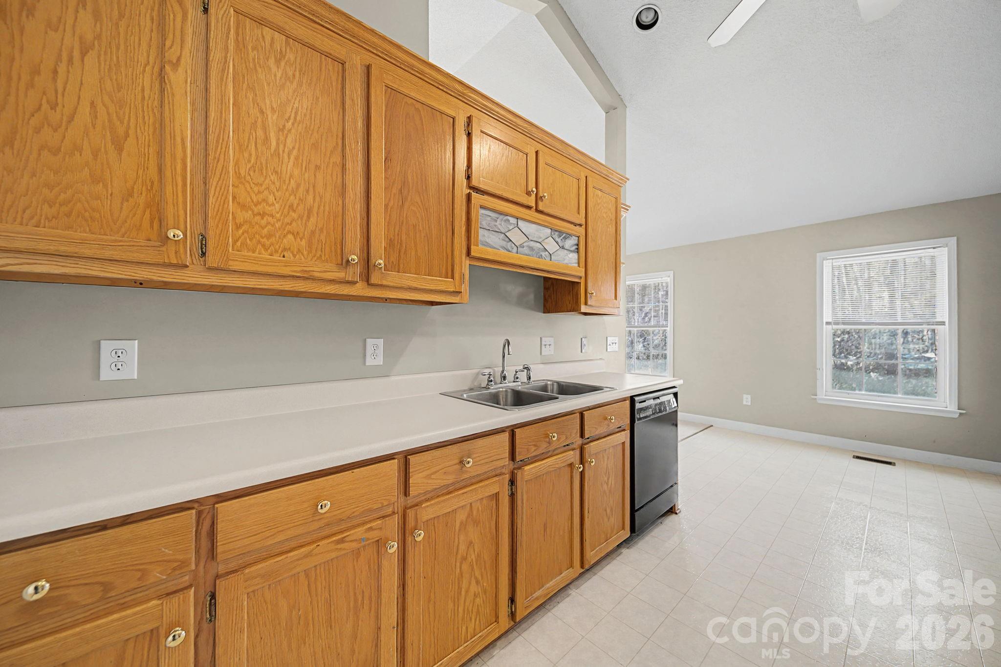 865 N Highway 161 Highway Property Photo 10