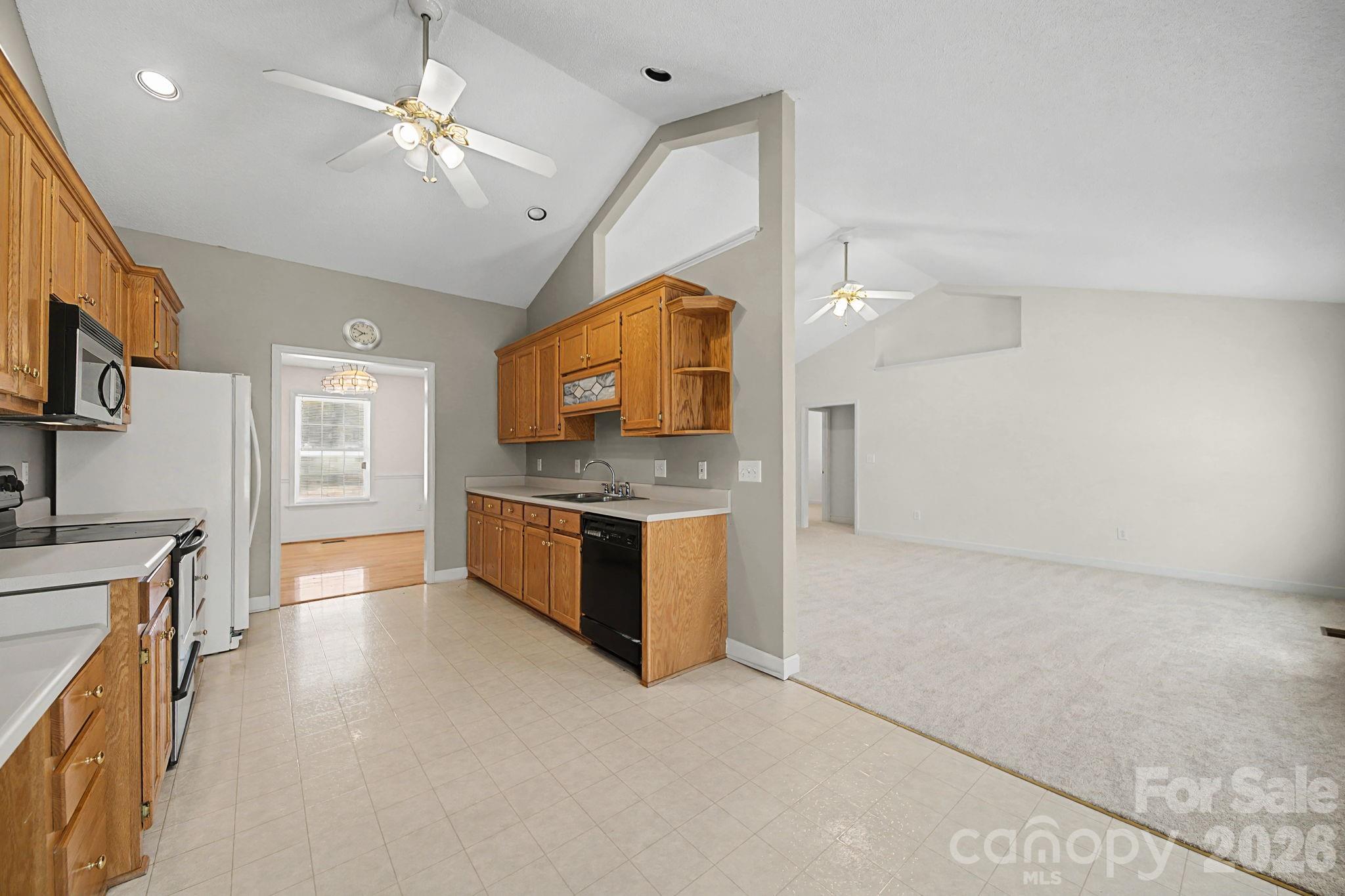 865 N Highway 161 Highway Property Photo 12