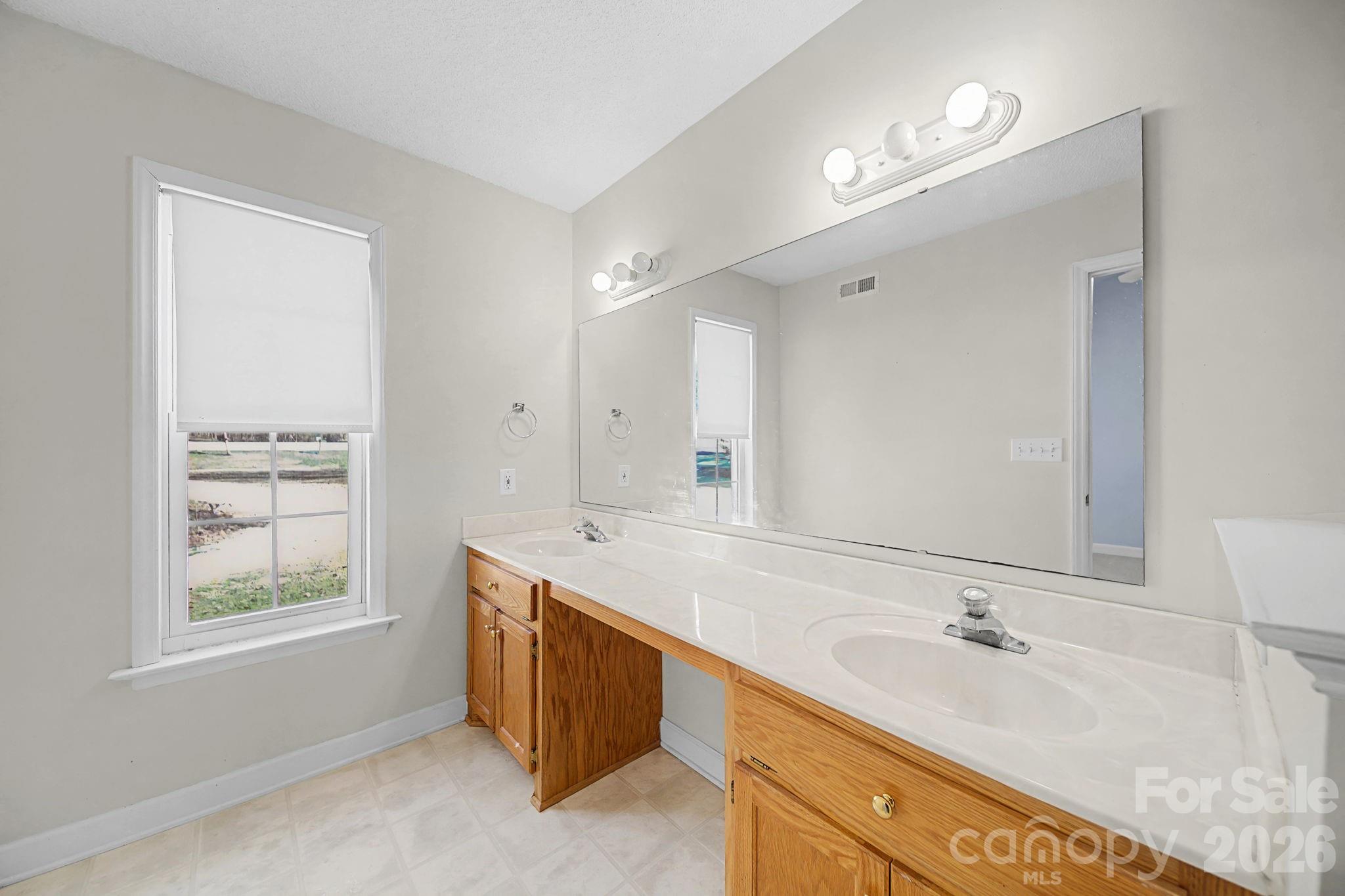 865 N Highway 161 Highway Property Photo 21