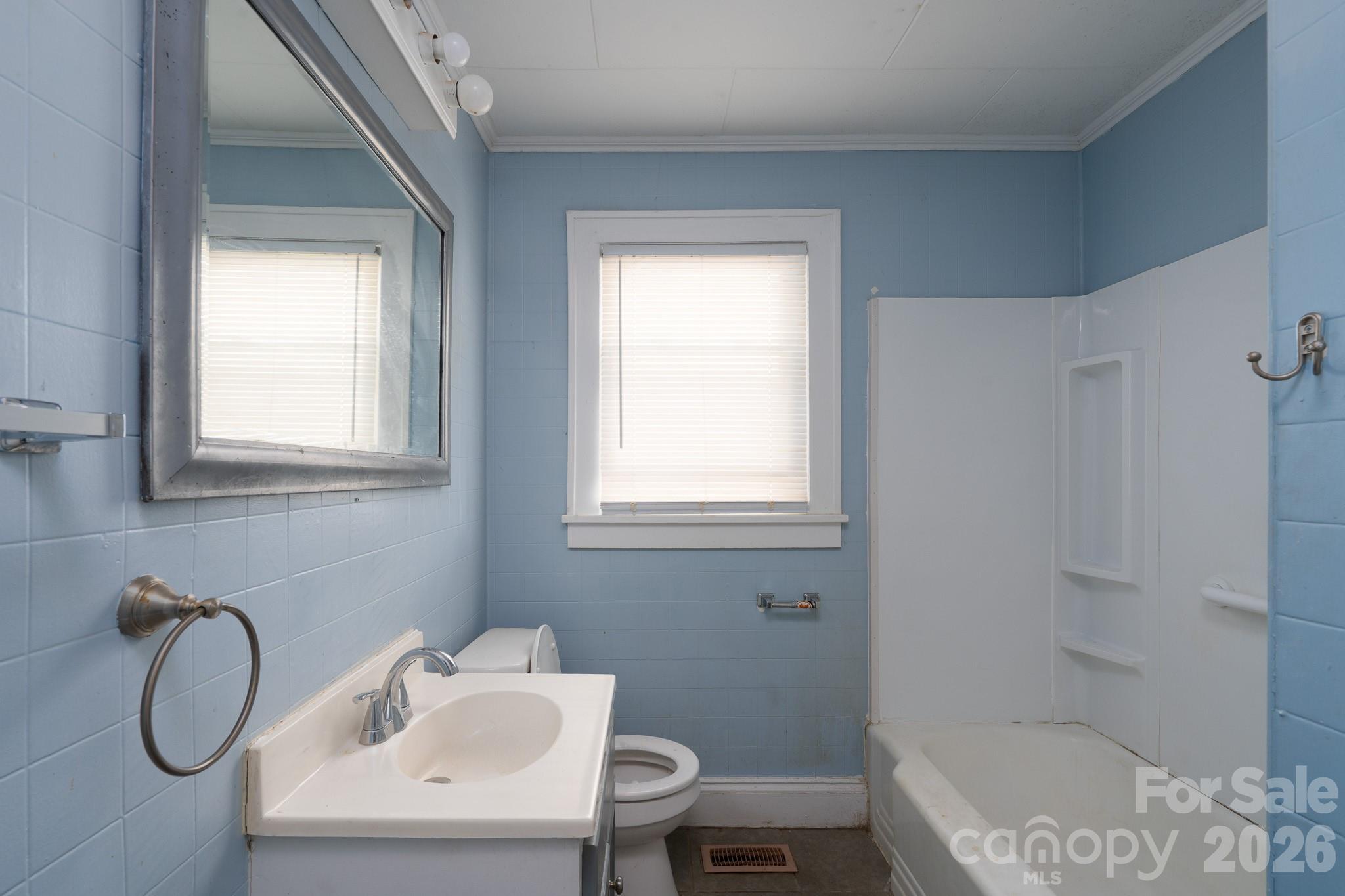 1823 2nd Street Property Photo 6
