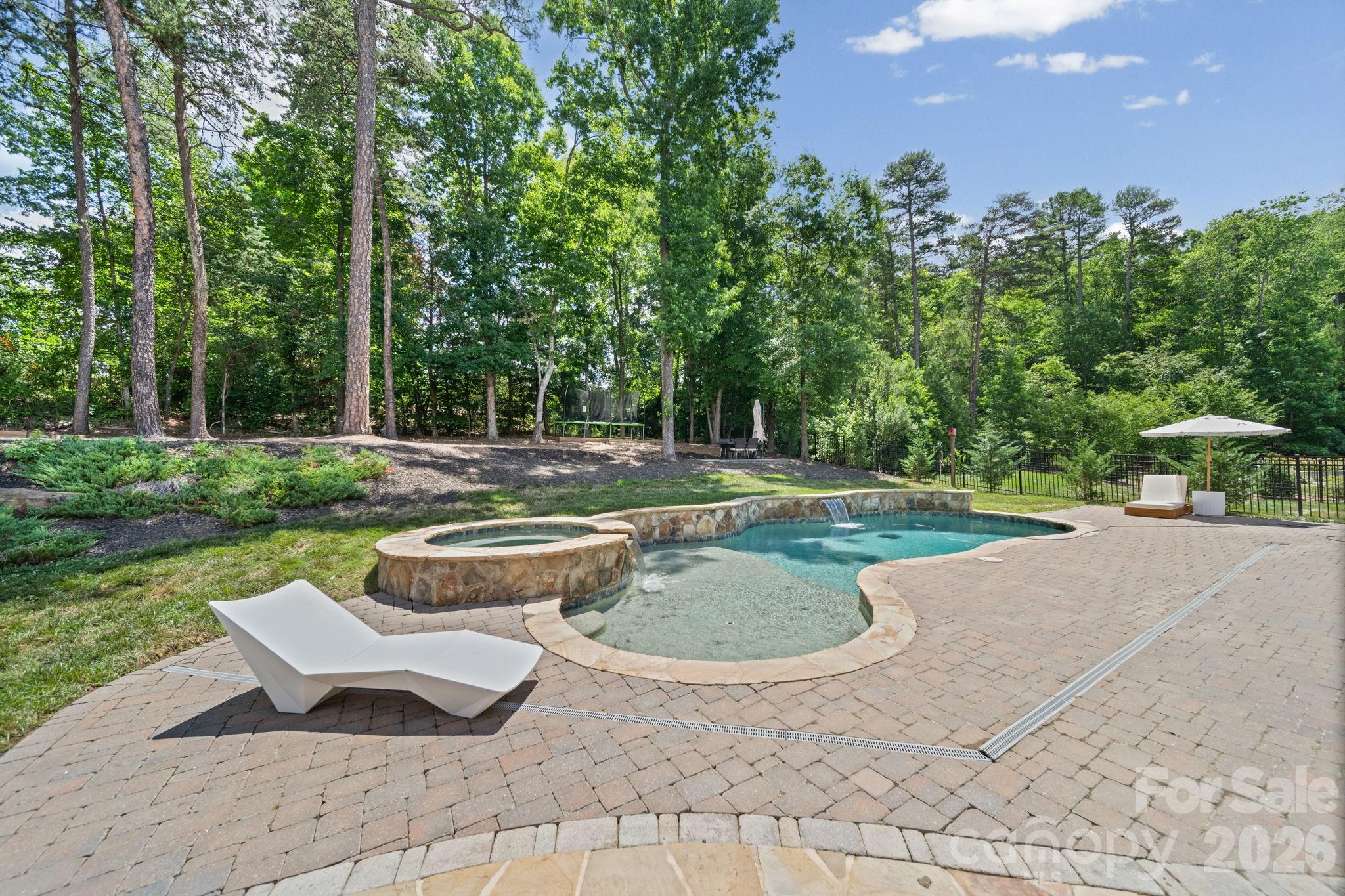 163 Monteray Oaks Circle Property Photo 2