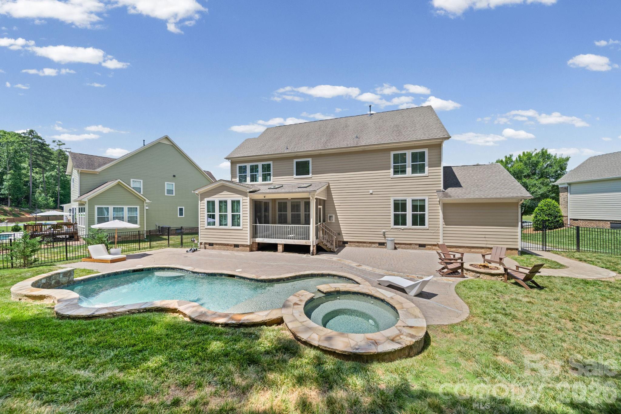 163 Monteray Oaks Circle Property Photo 3
