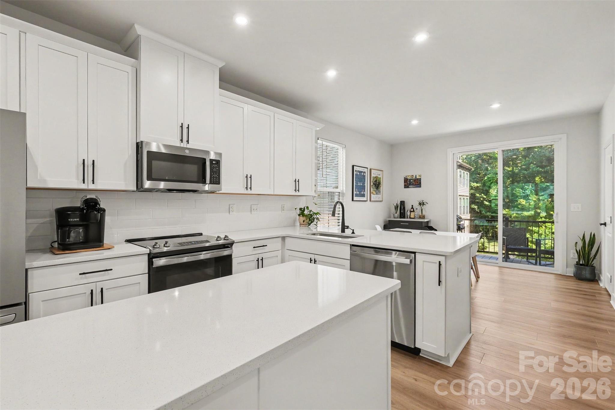 300 Twinflower Lane Property Photo 6