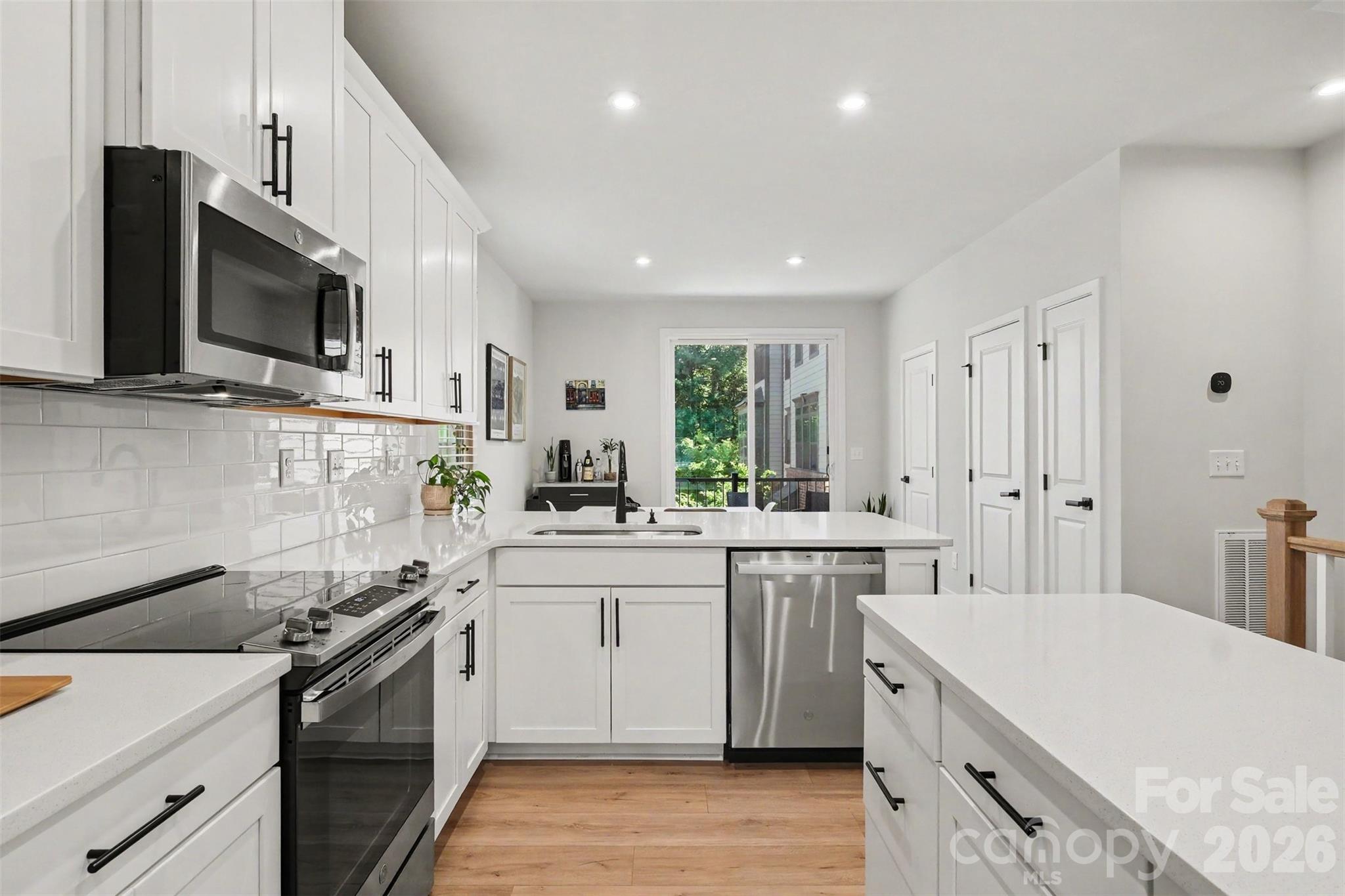 300 Twinflower Lane Property Photo 7