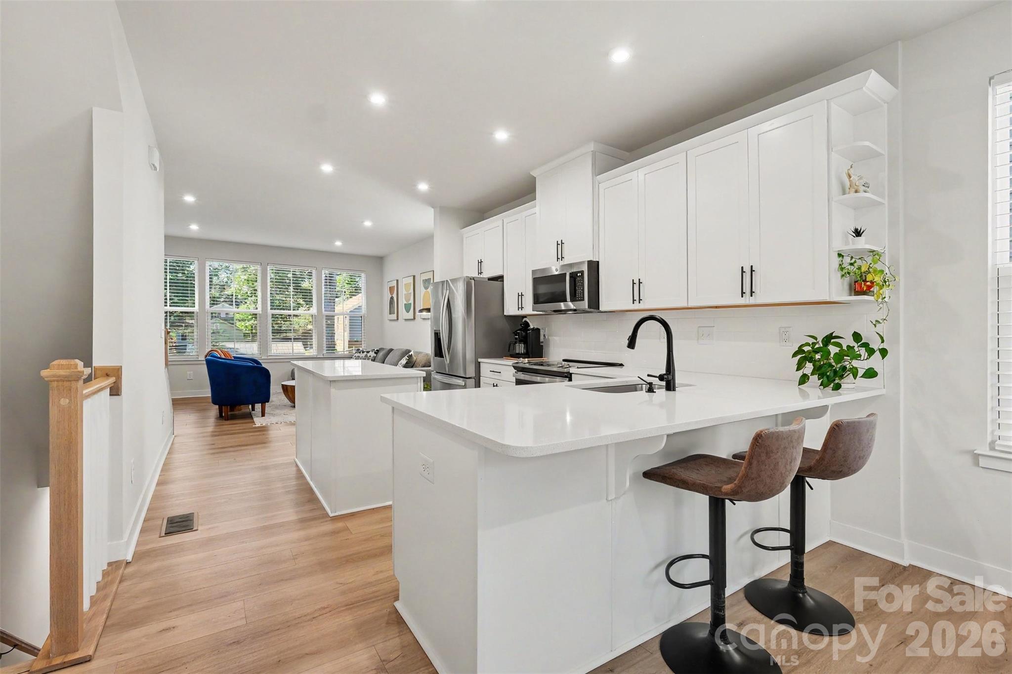 300 Twinflower Lane Property Photo 8