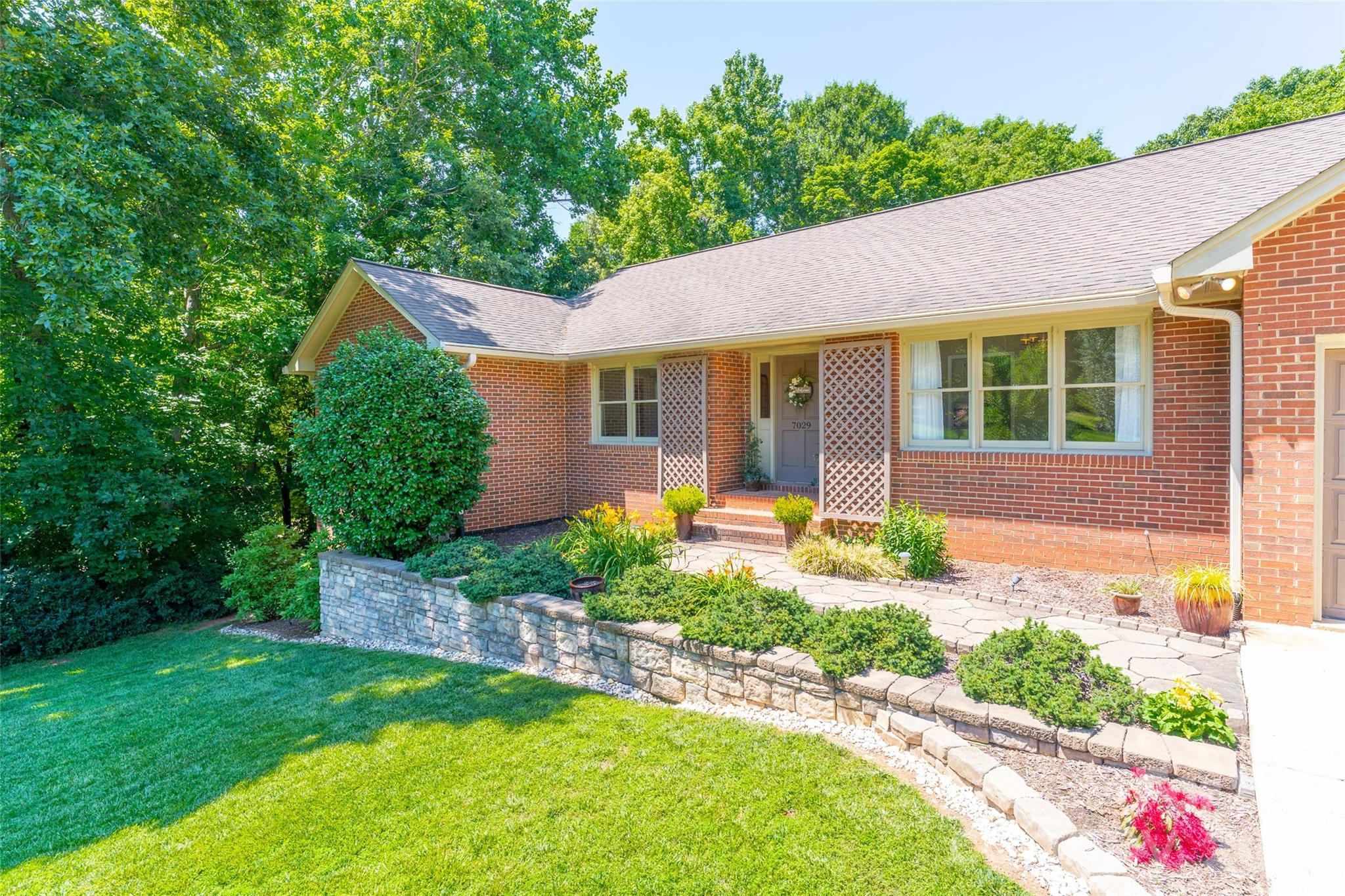 7029 Forest Hills Drive Property Photo 3