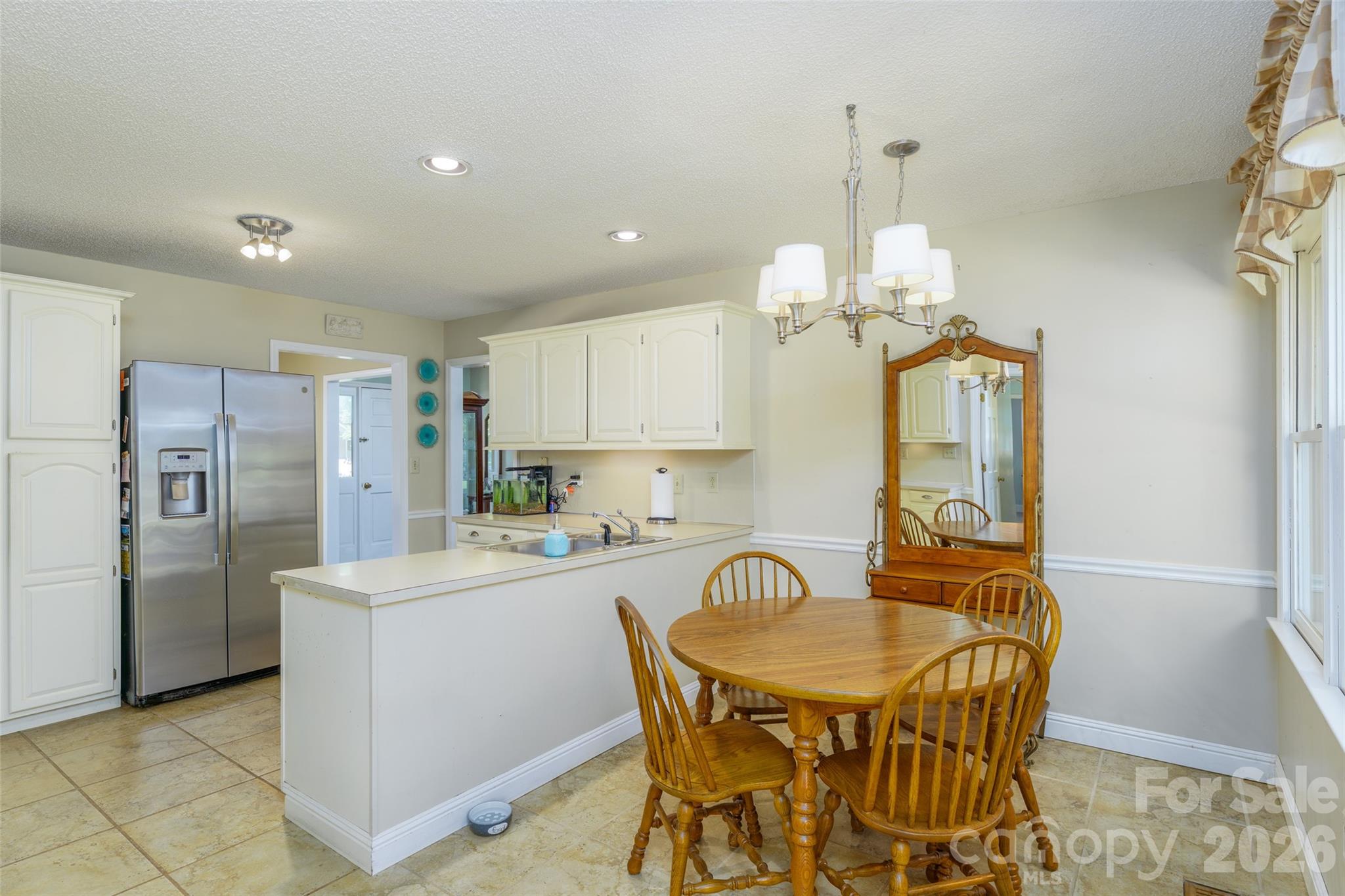 7029 Forest Hills Drive Property Photo 5