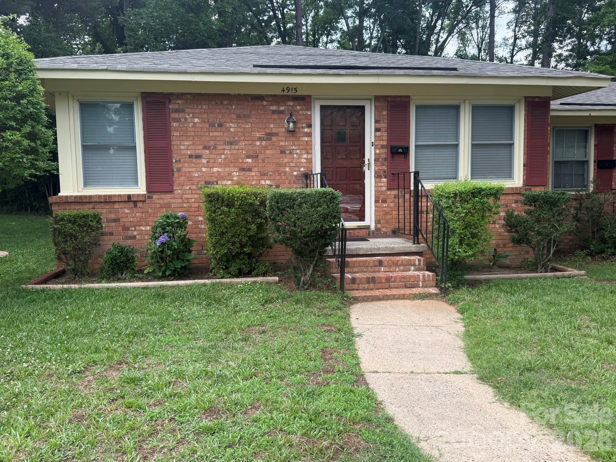 4915 Malibu Drive Property Photo 1