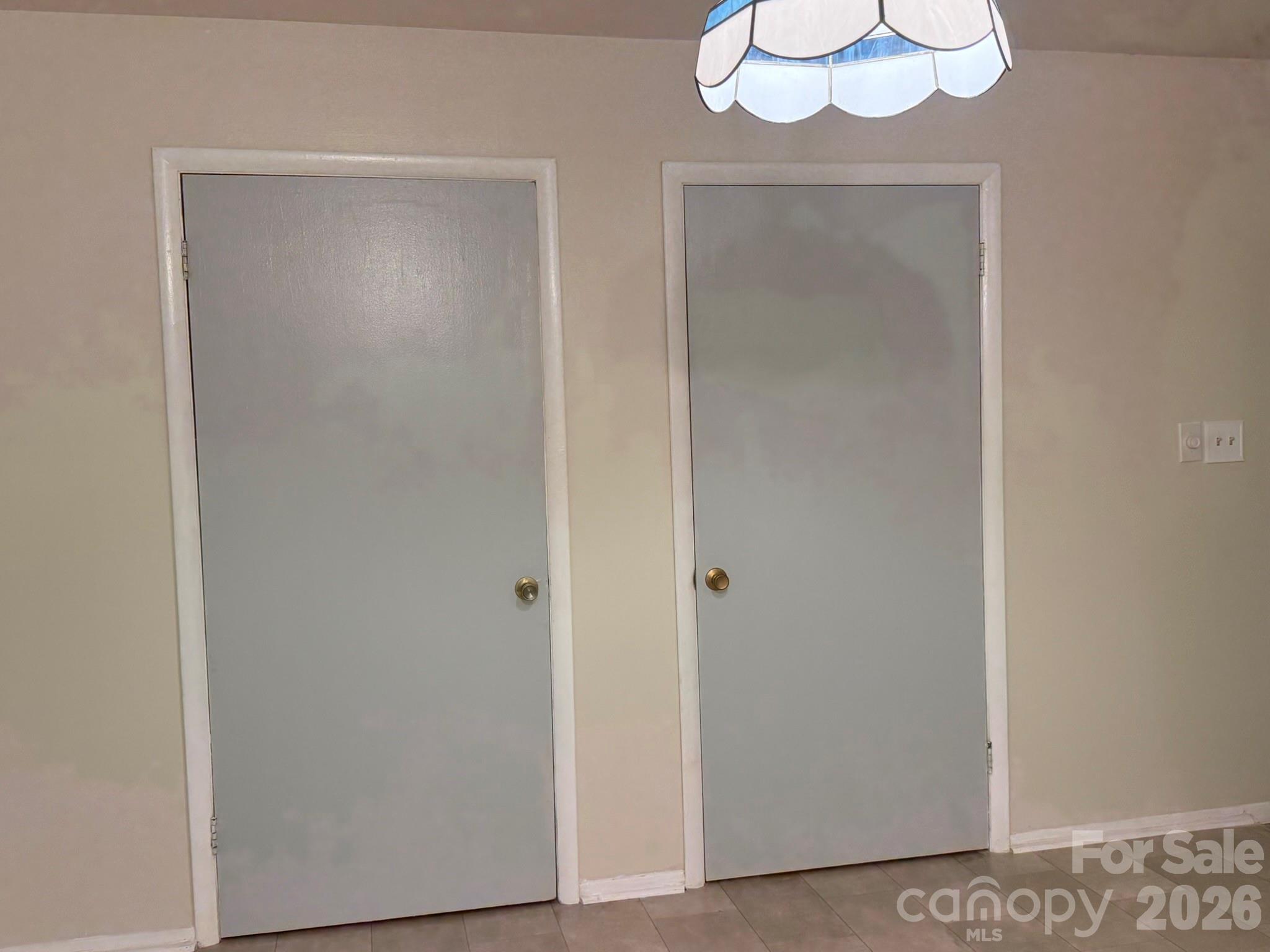 4915 Malibu Drive Property Photo 24