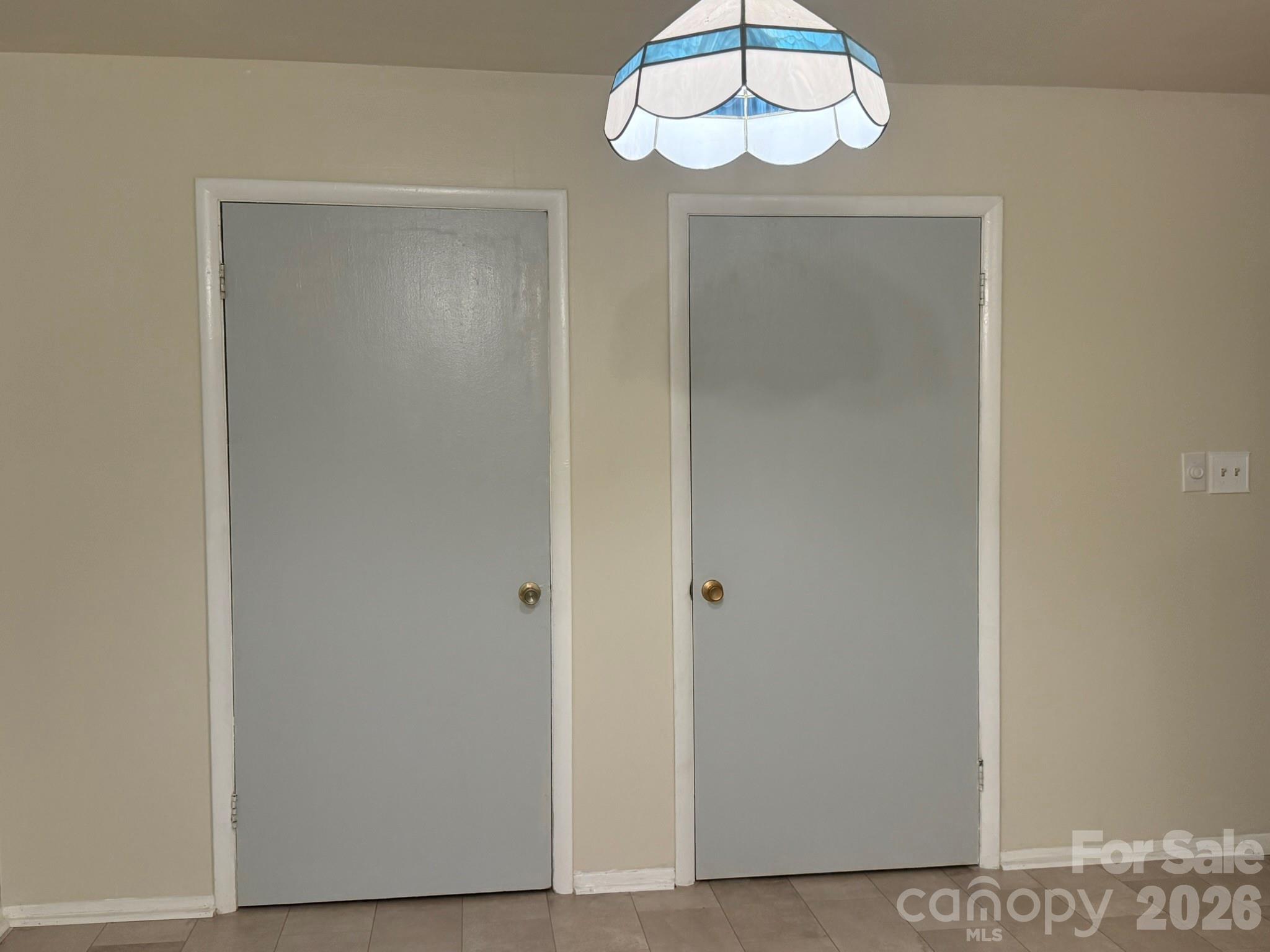 4915 Malibu Drive Property Photo 25