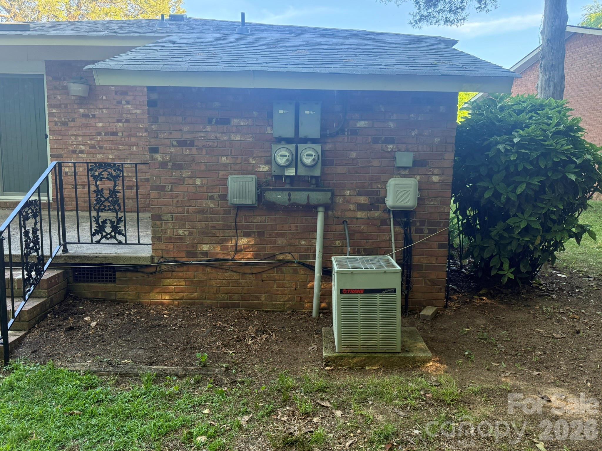 4915 Malibu Drive Property Photo 33