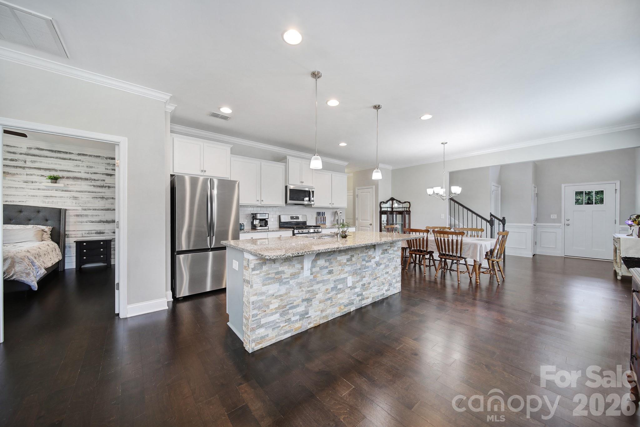 1305 Rainier Drive Property Photo 8
