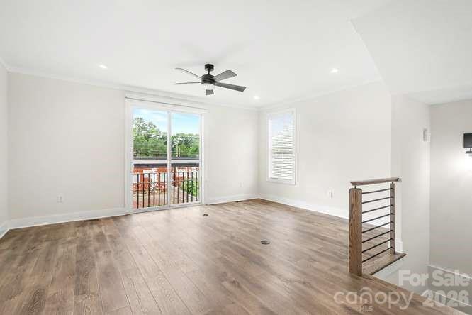 1300 E 10th Street 11 Property Photo 5
